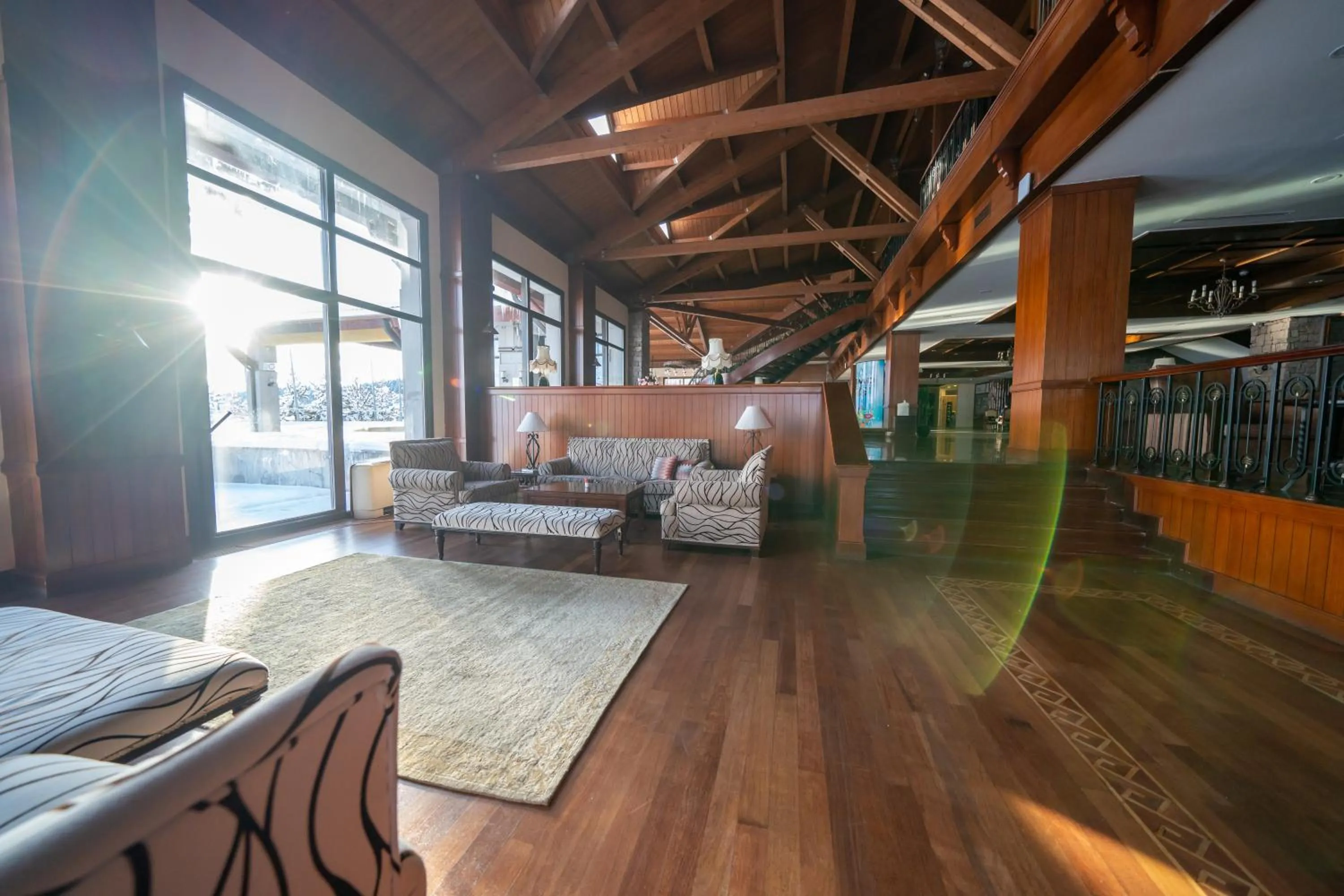 Communal lounge/ TV room in Duja Chalet Ski Center