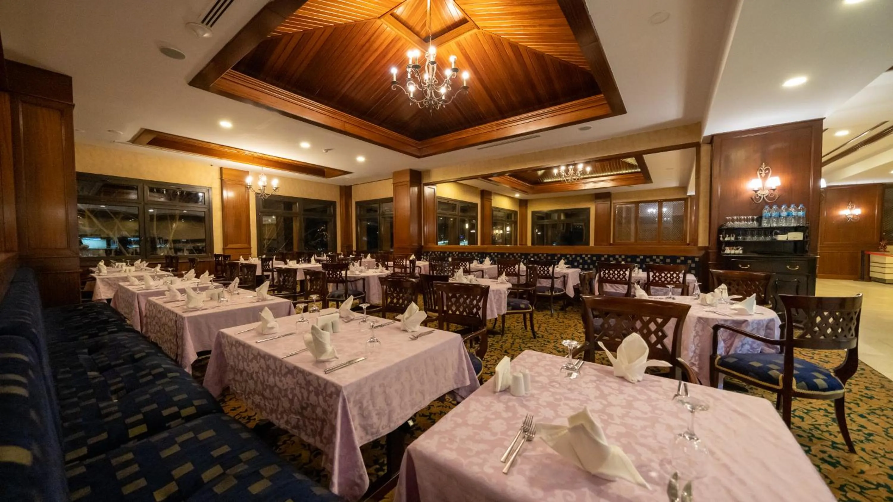 Restaurant/places to eat in Duja Chalet Ski Center