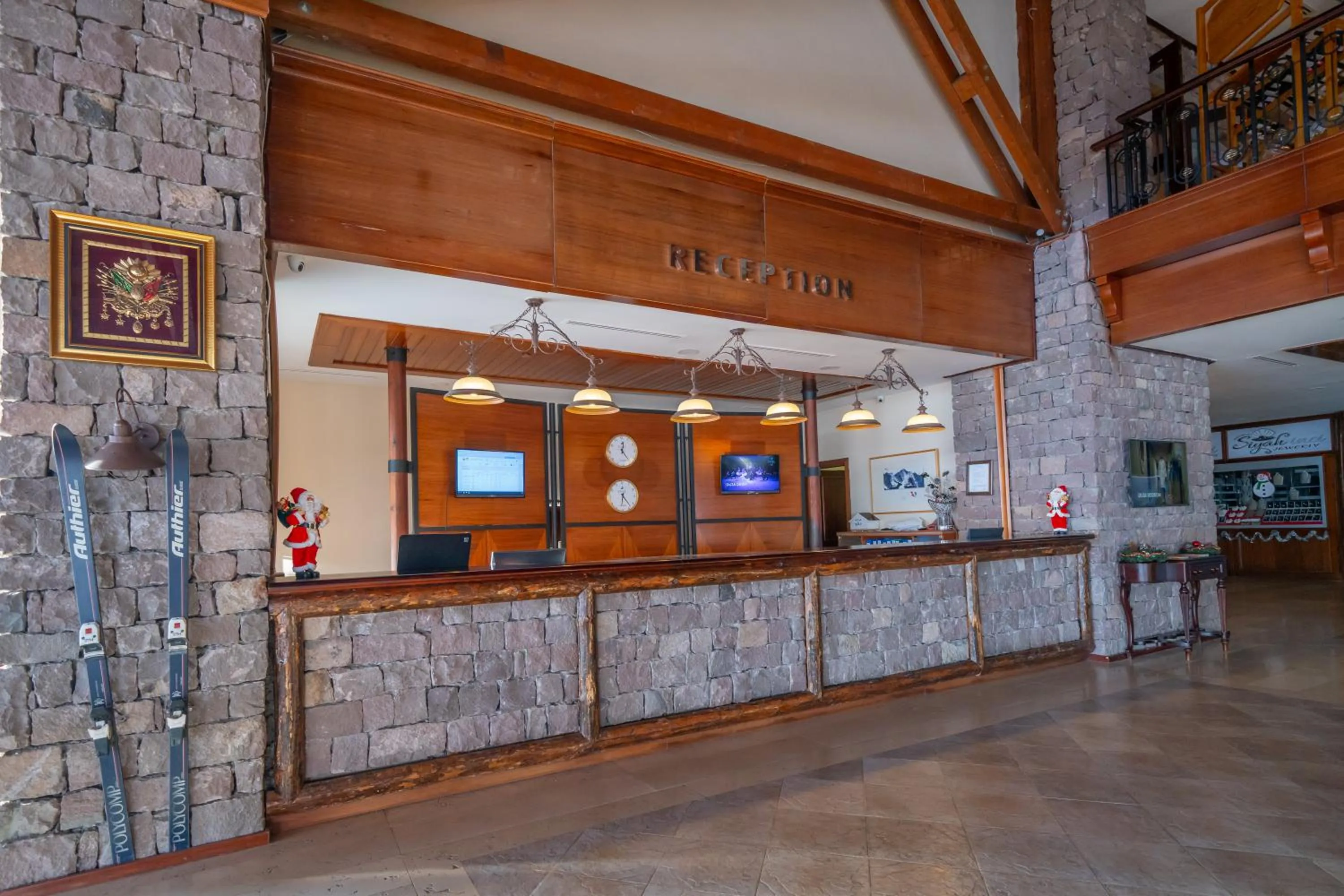 Lobby or reception in Duja Chalet Ski Center