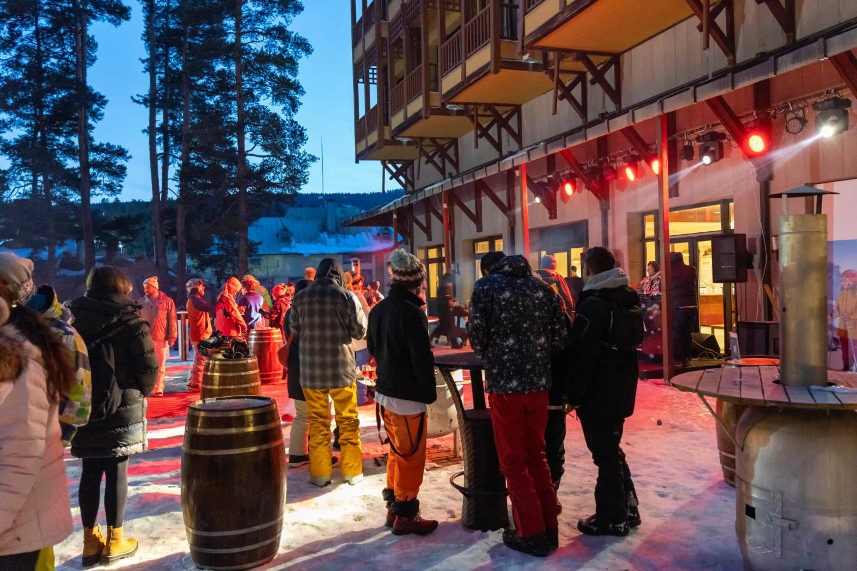 Evening entertainment in Duja Chalet Ski Center