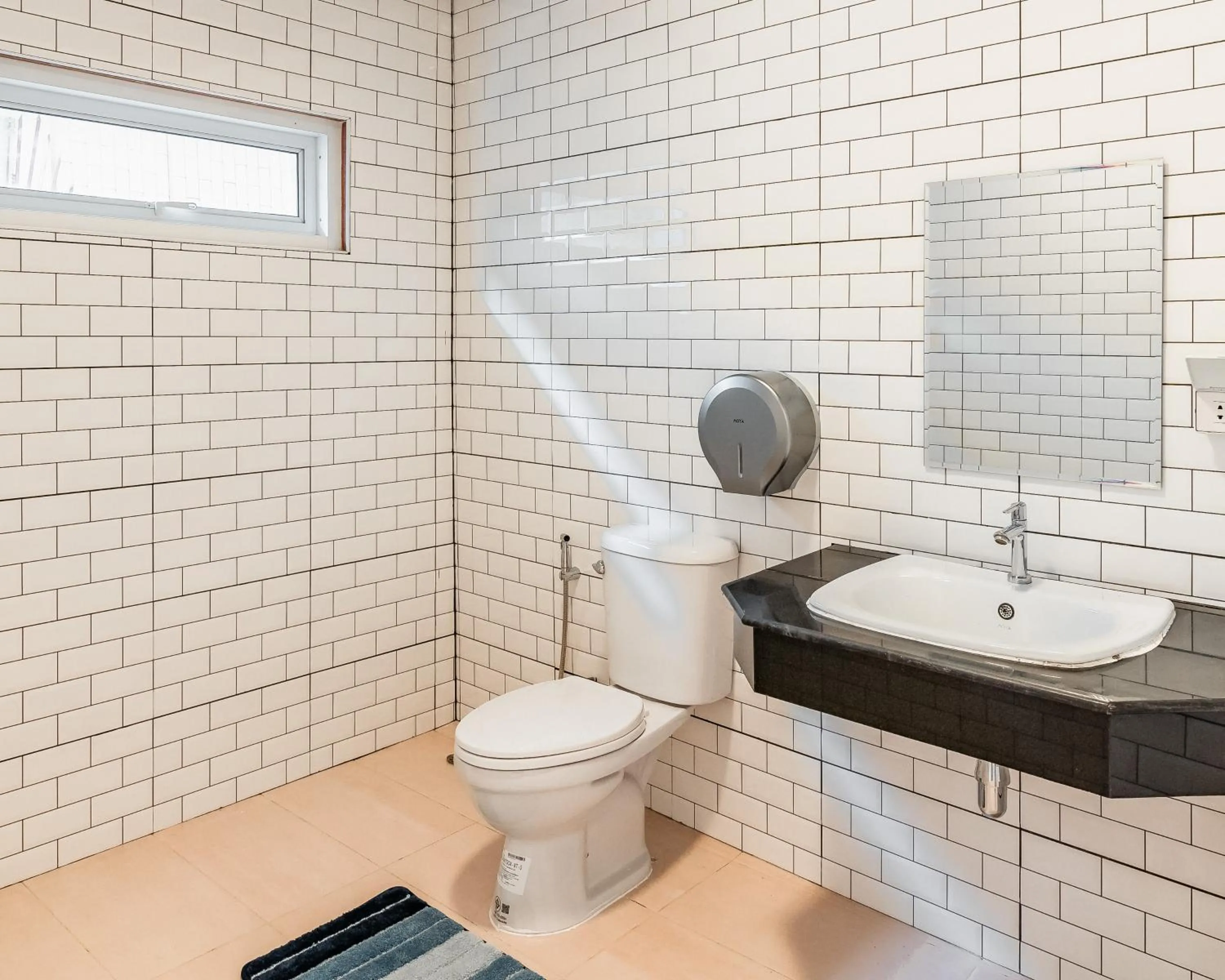 Shower in Shapel Hostel and Cafe