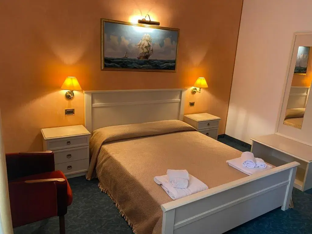 Twin Room in Hotel Rey's Twin Room in Hotel Rey's