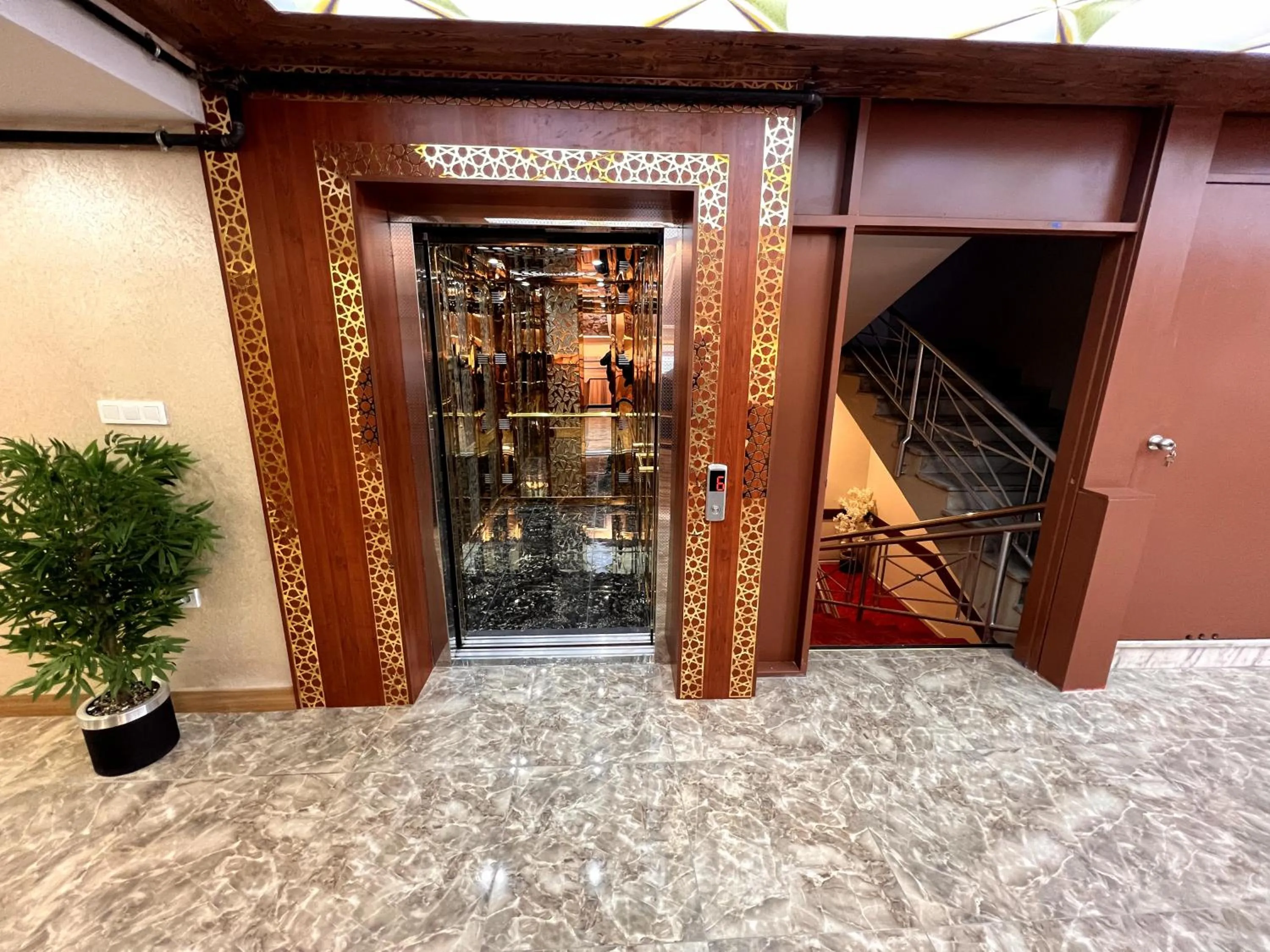 elevator in El Emin İstanbul Hotel