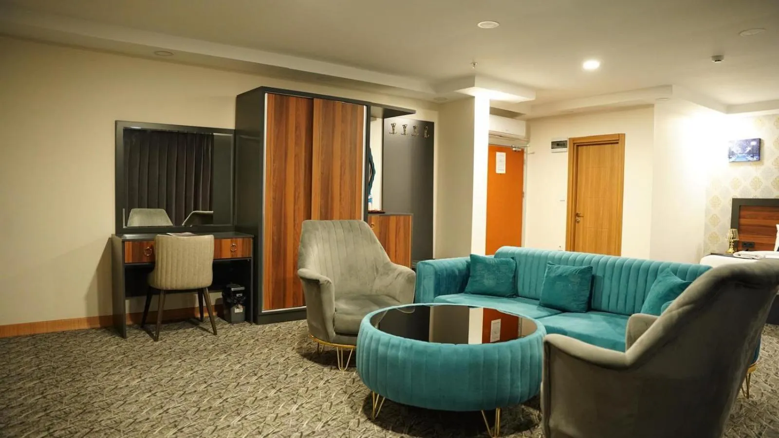 Seating area in El Emin İstanbul Hotel