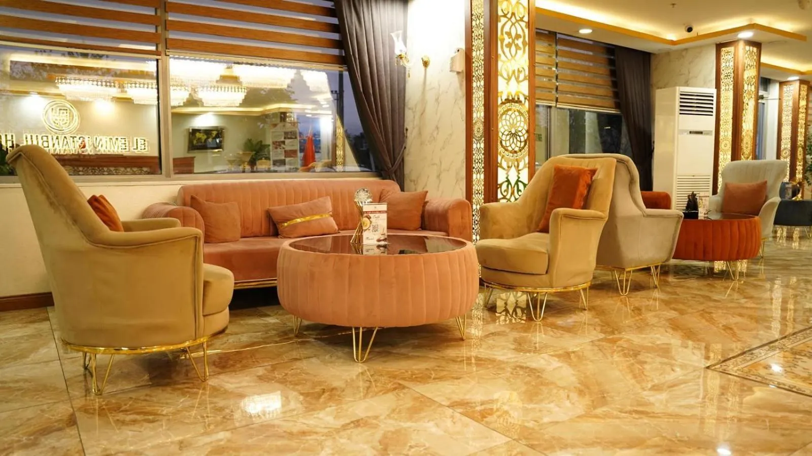 Seating area in El Emin İstanbul Hotel