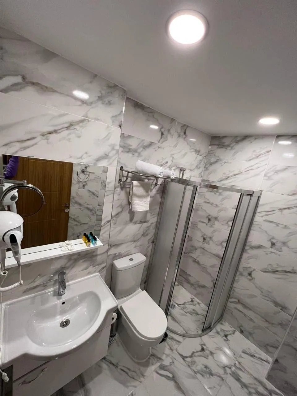 Shower in El Emin İstanbul Hotel