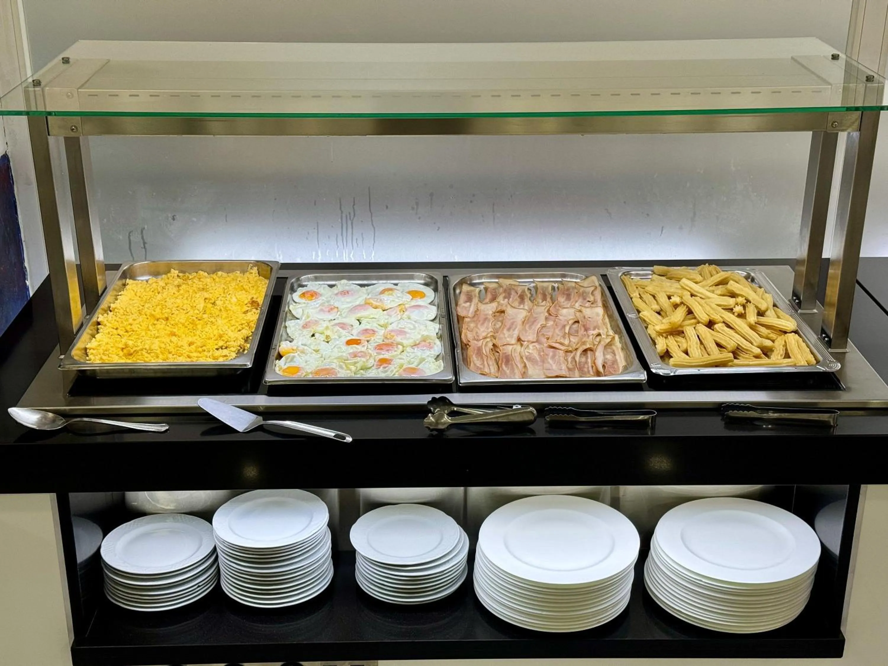 Buffet breakfast in Hotel Guadalquivir