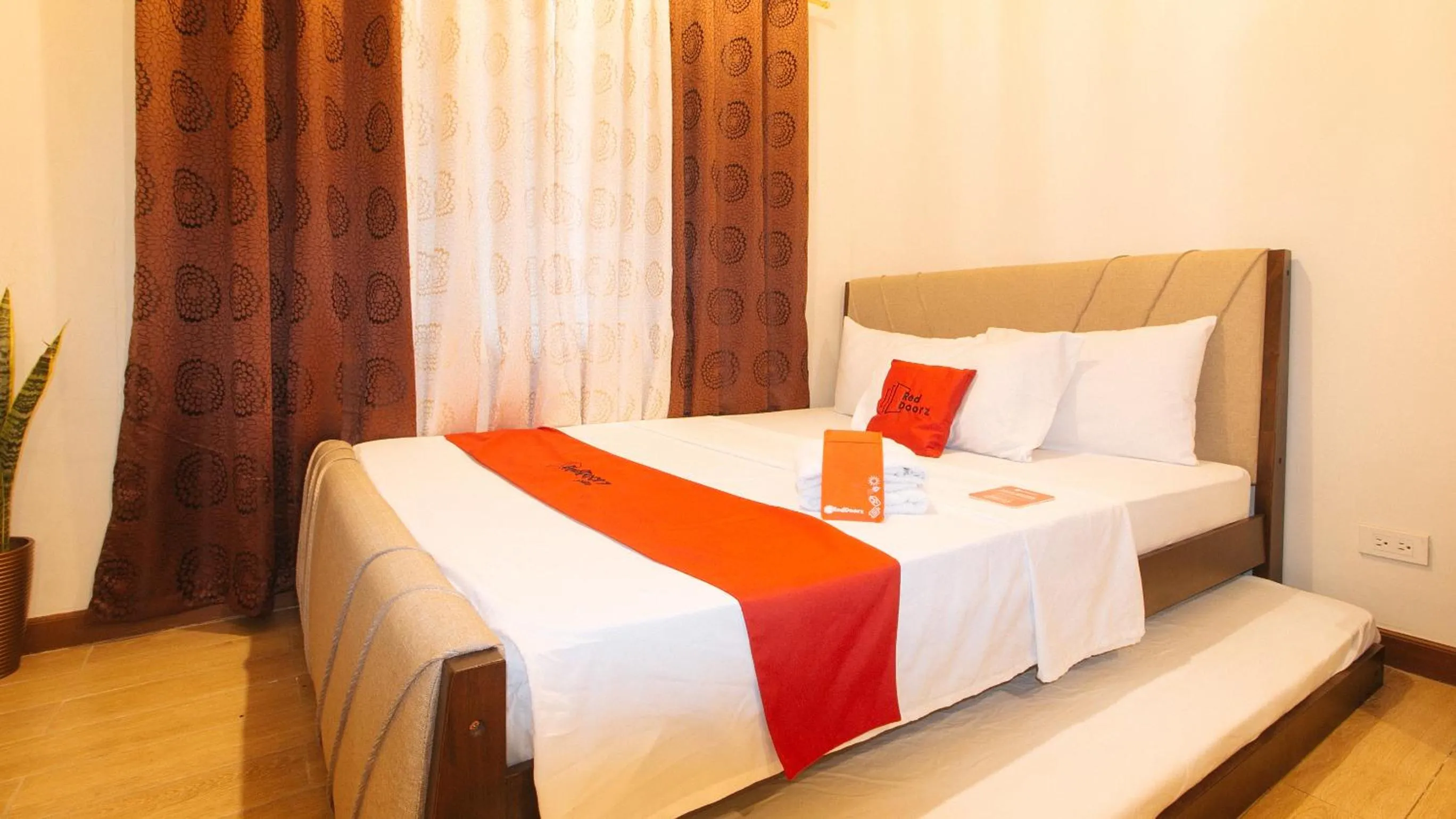 Bed in RedDoorz Plus @ Cuarto Verde Staycation