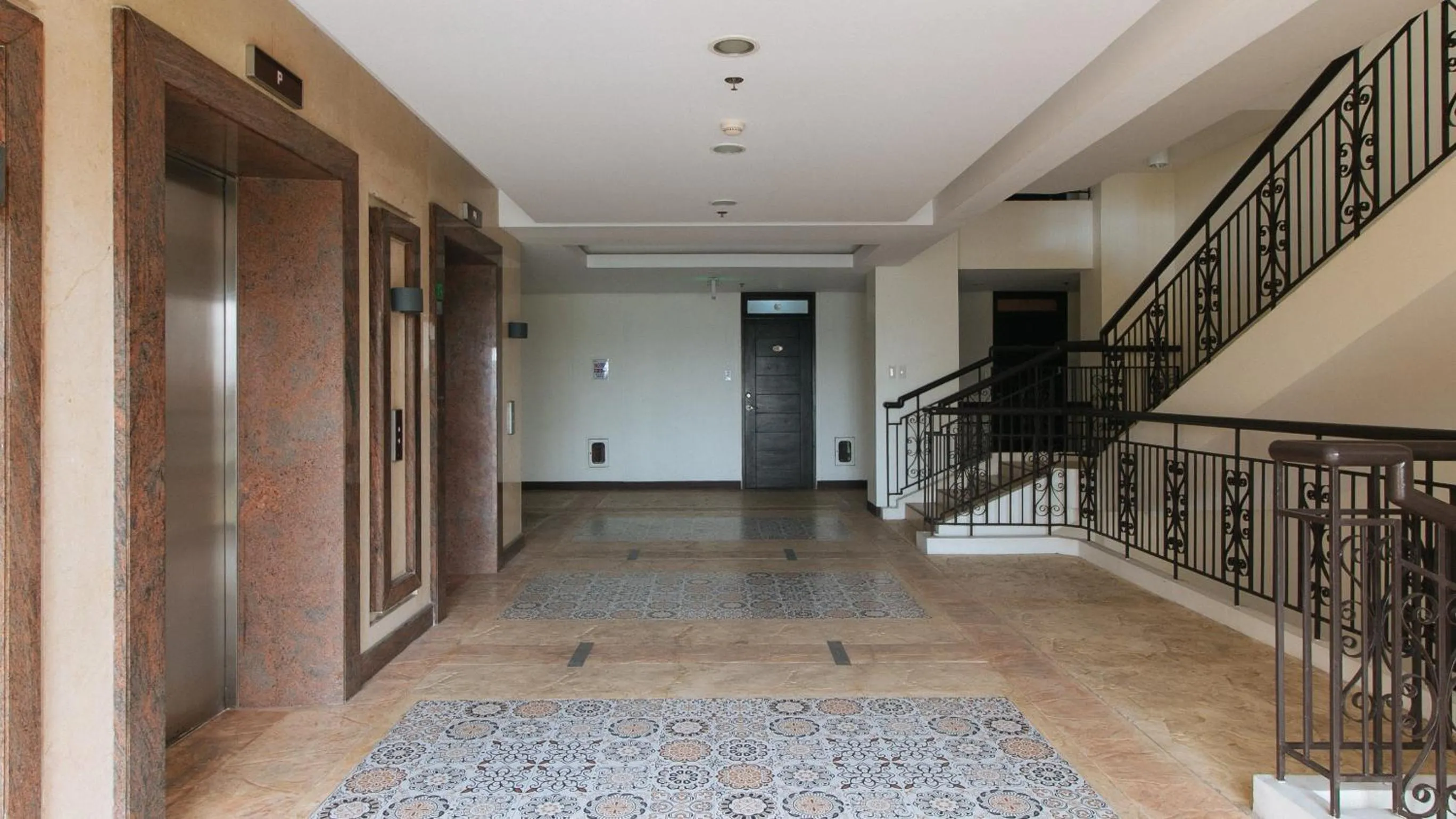 Public Bath in RedDoorz Plus @ Cuarto Verde Staycation