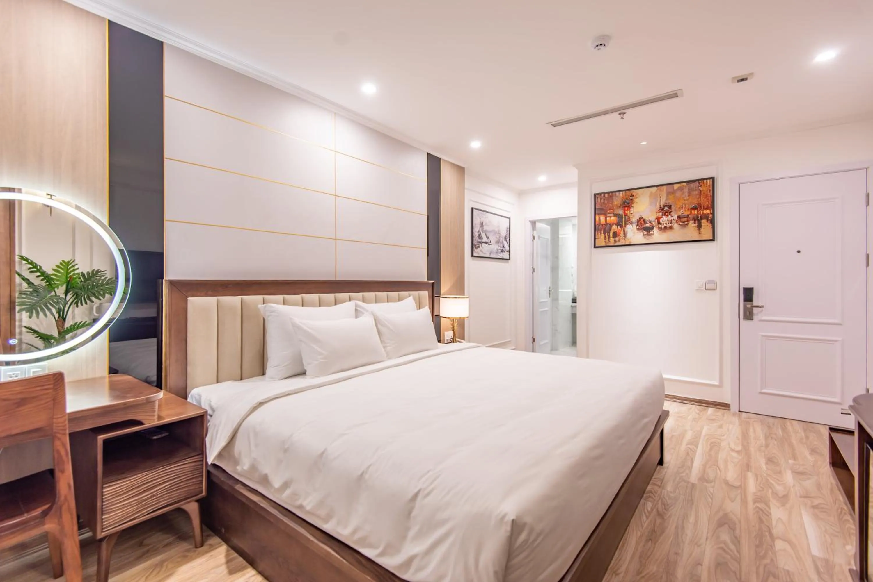 Bed in Reyna Luxury Hotel