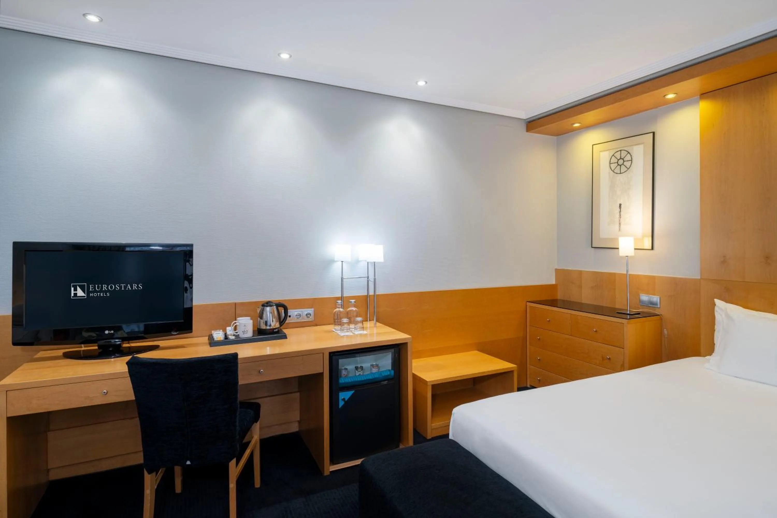 Photo of the whole room, Bed in Eurostars Rey Alfonso X