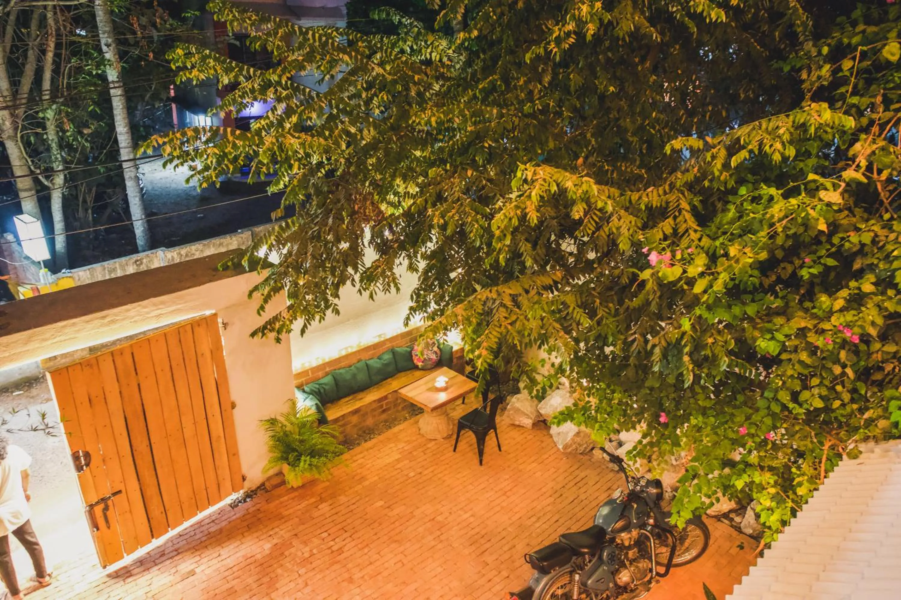 Property building in Boho's Hotel