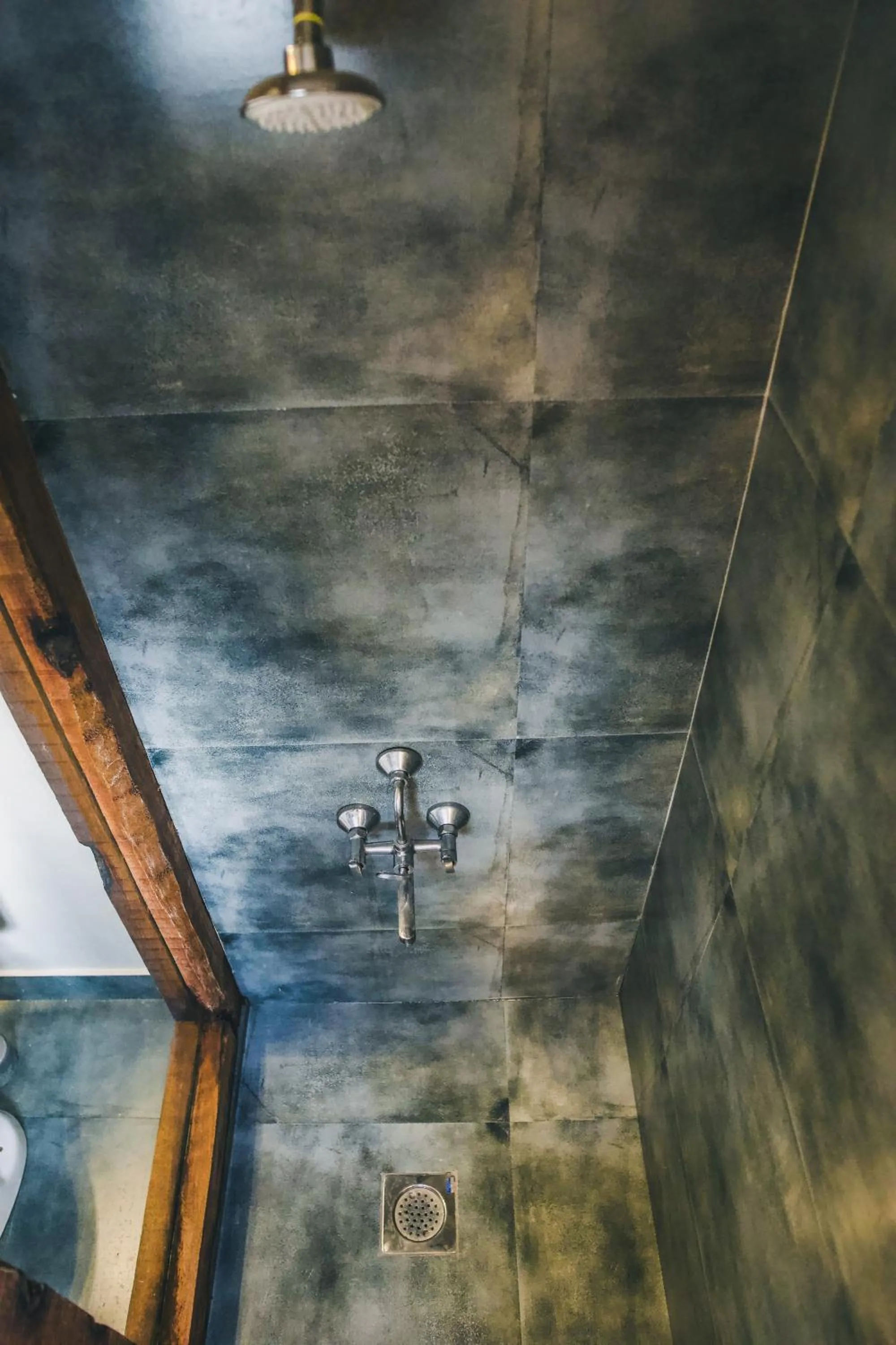 Shower in Boho's Hotel