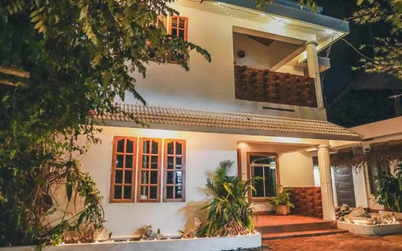 Property building in Boho's Hotel