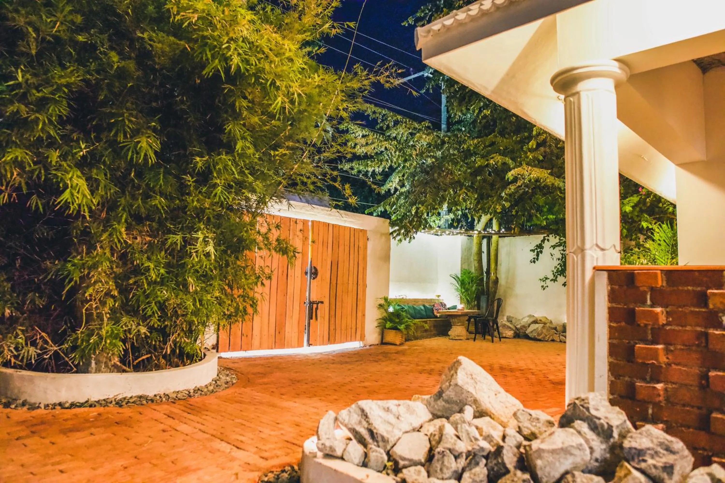 Property building in Boho's Hotel