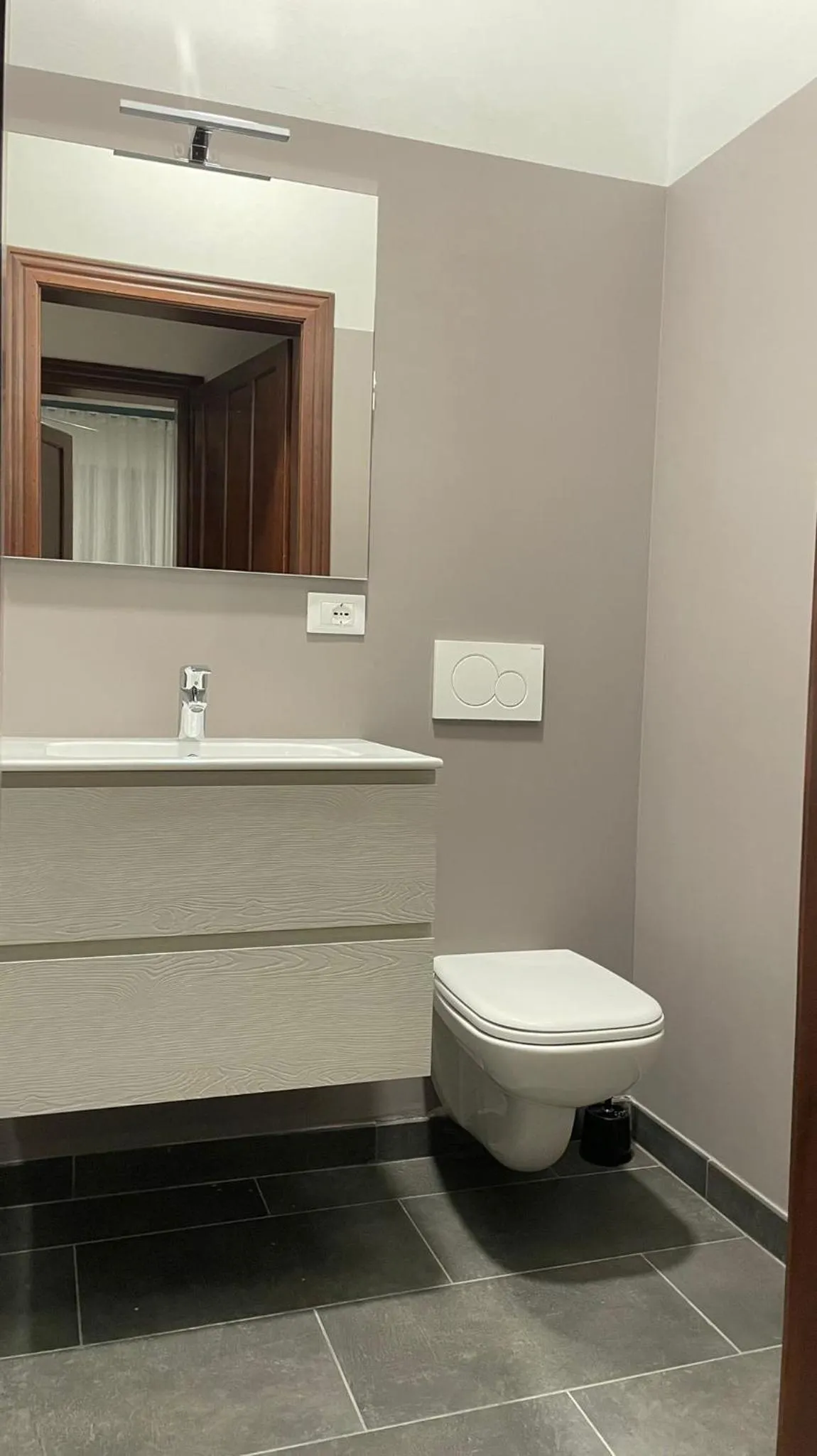 Toilet in House of Bruno - Only self check-in