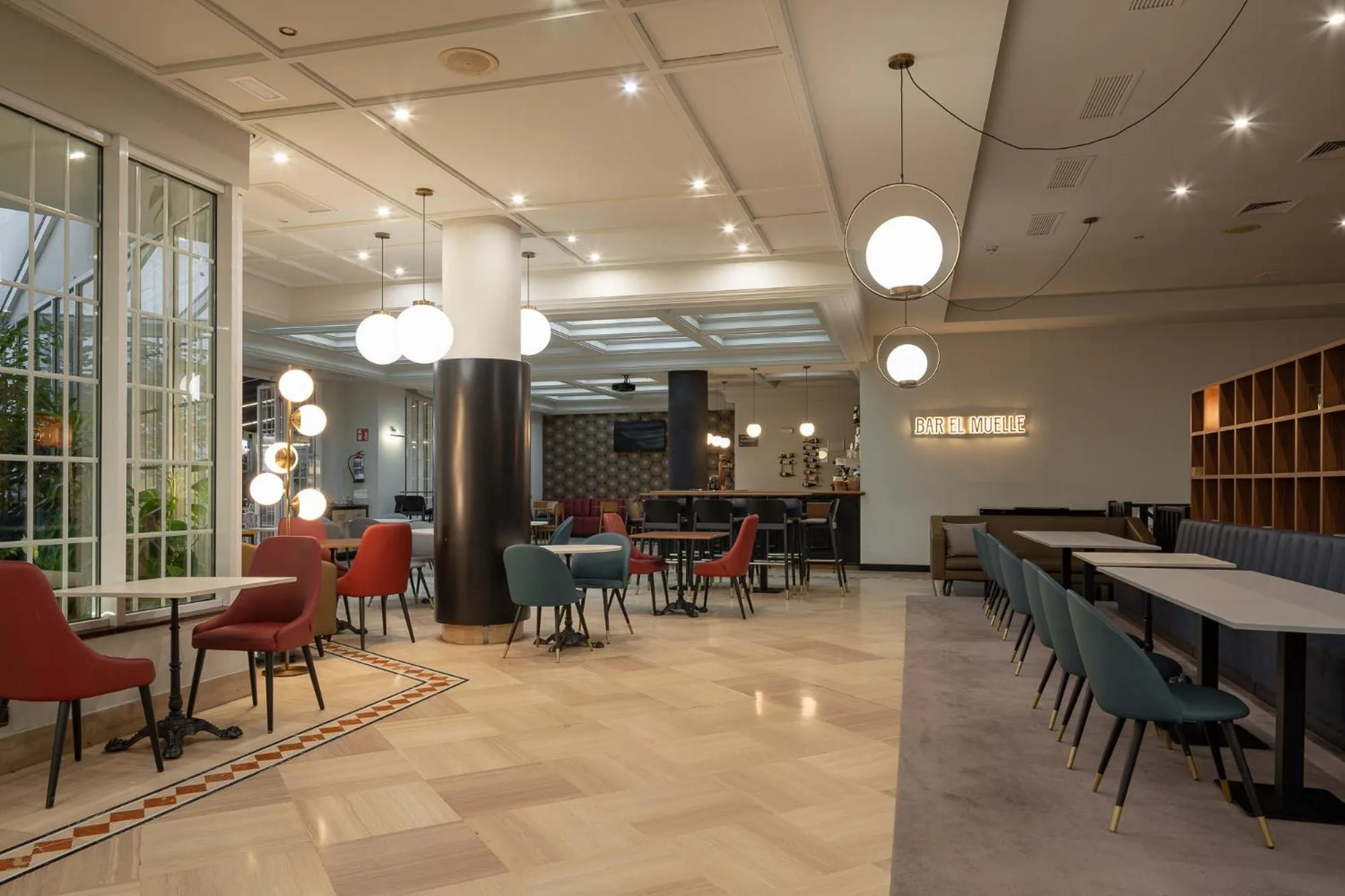 Lounge or bar in Hotel Indautxu