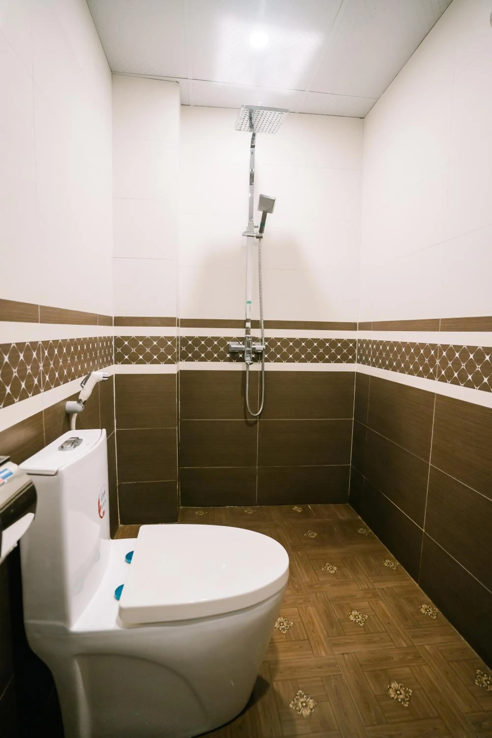 Shower in Tamcoc Catalina Hotel