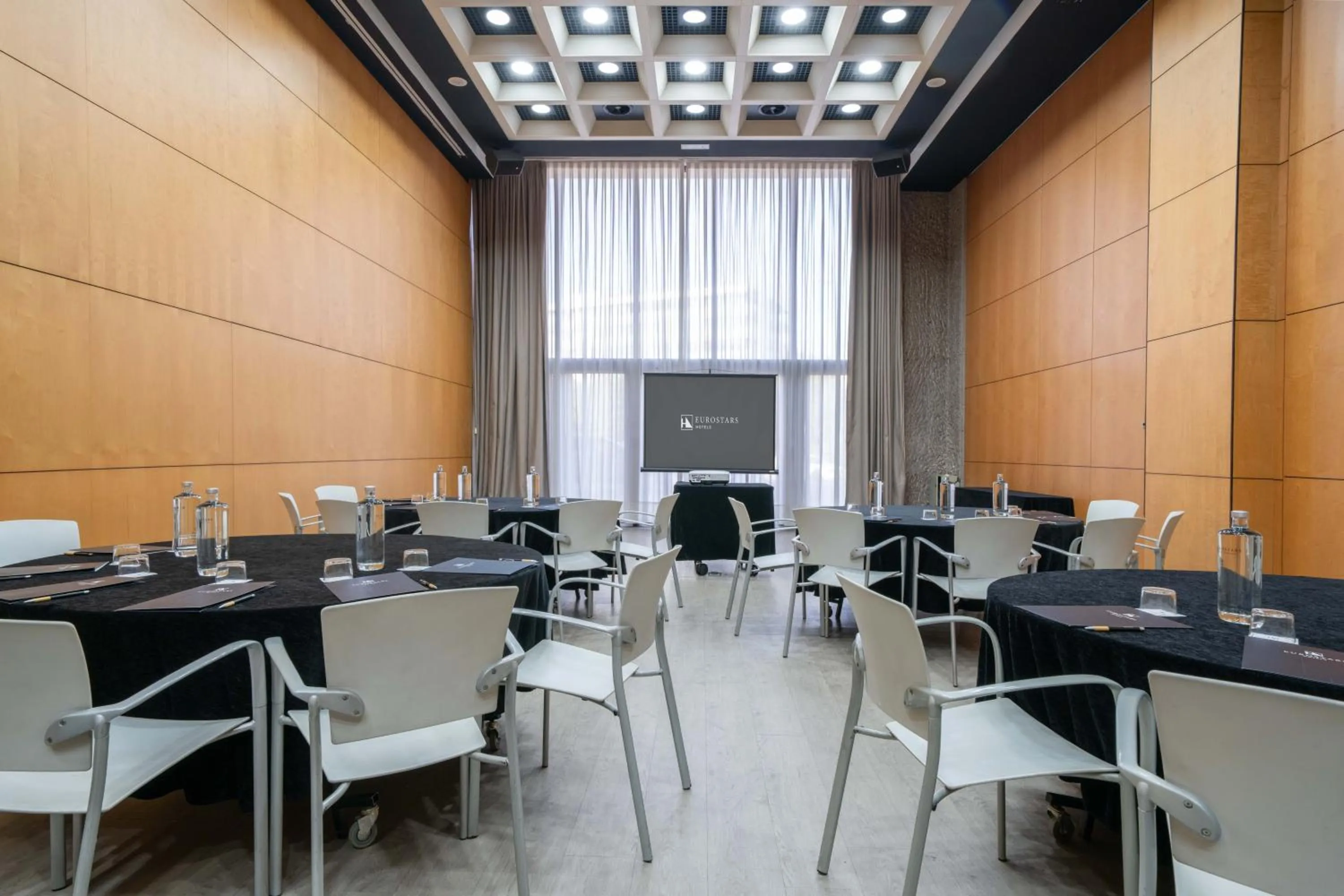 Meeting/conference room in Eurostars Puerta Madrid
