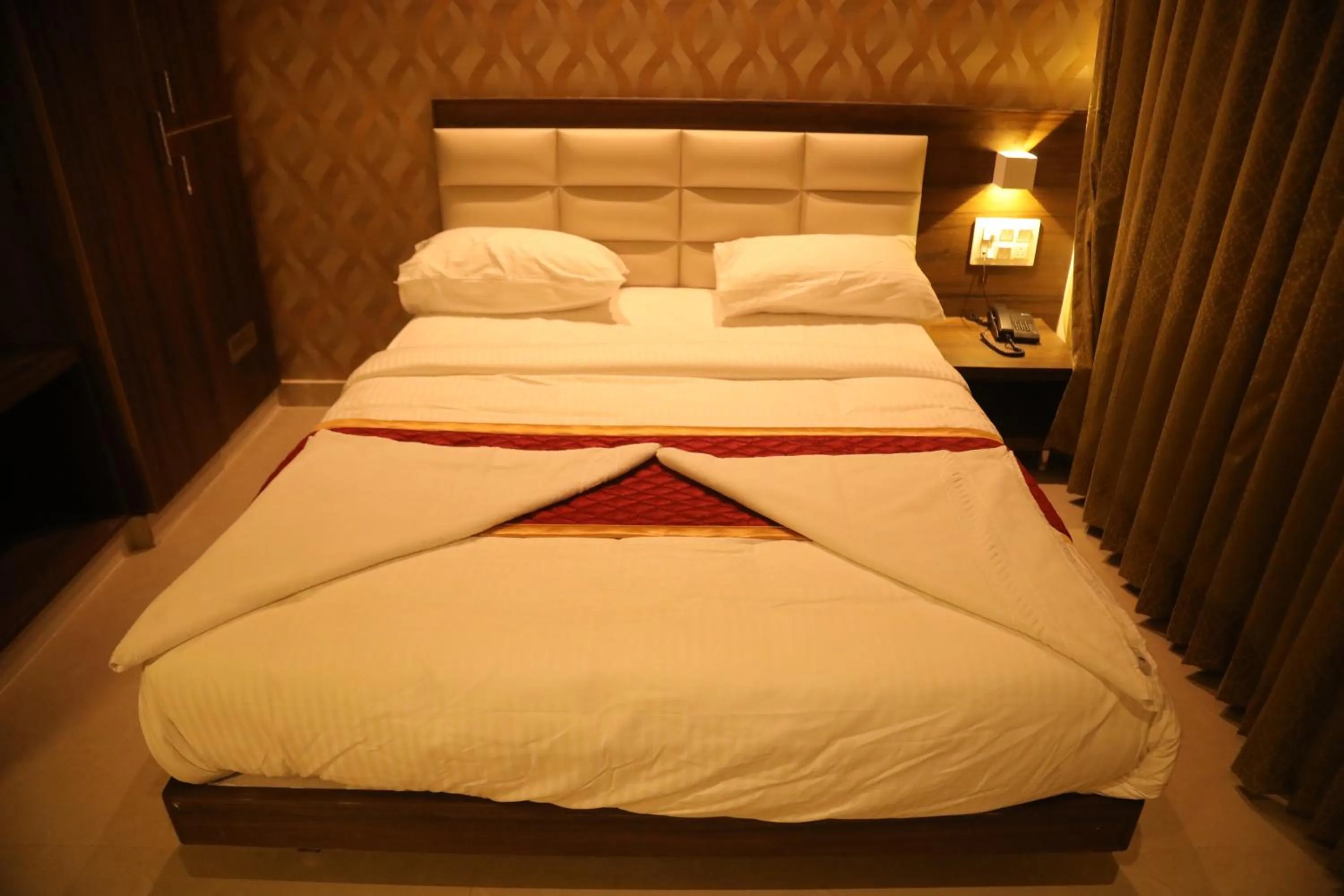 Bed in Royal Indraprastha The Hotel