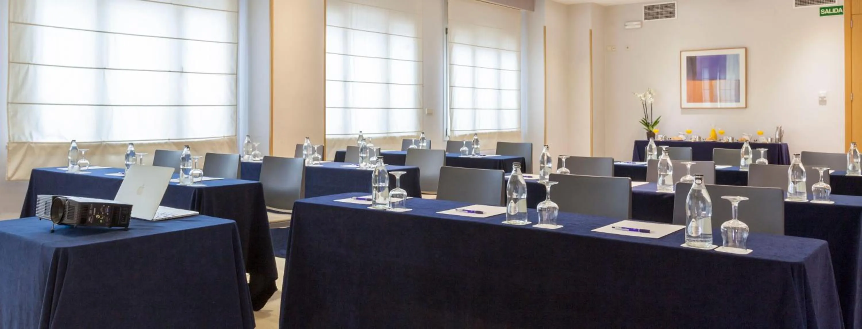 Business facilities in Porcel Torre Garden