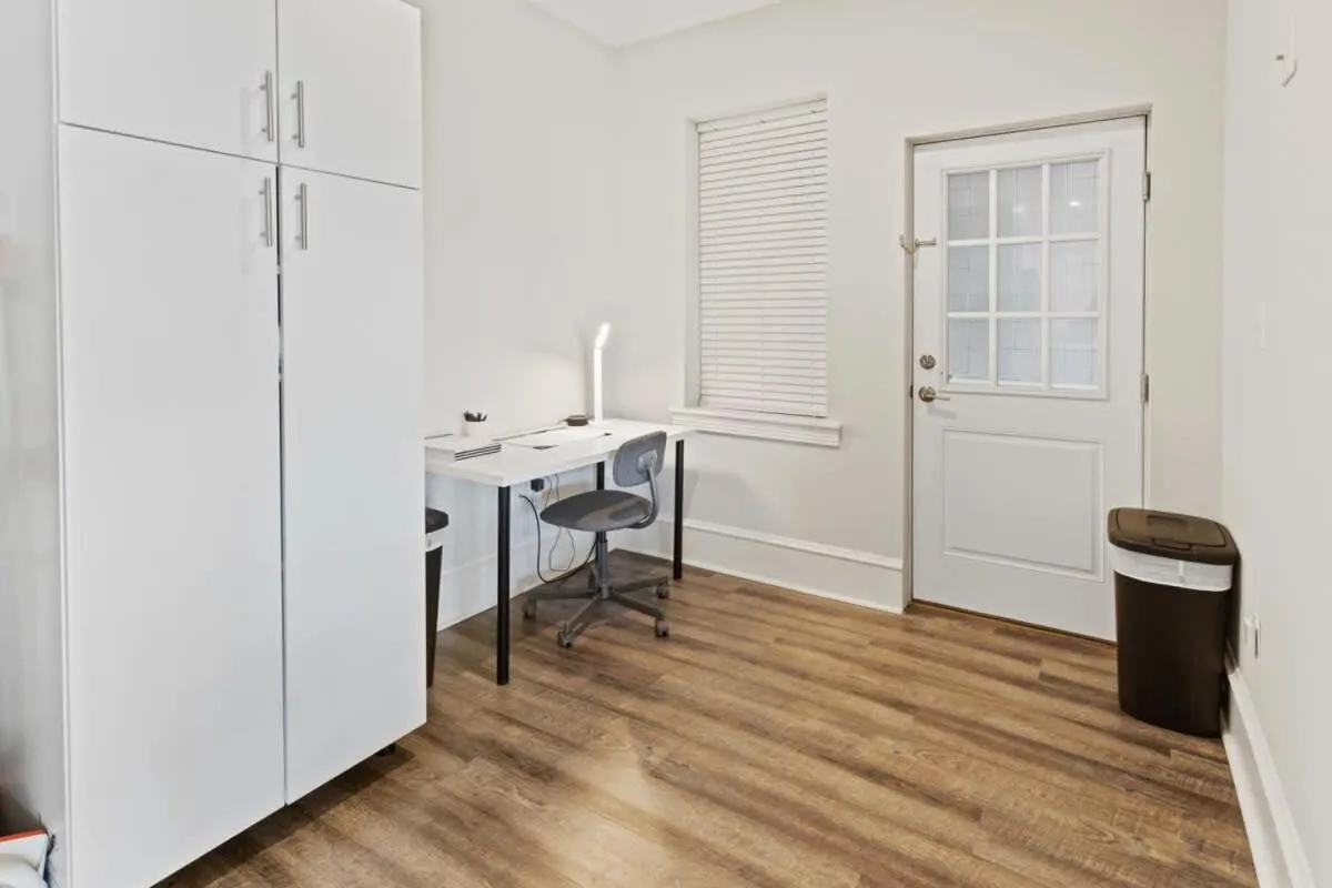 Steps from the Beach Spacious Modern 4BR 2BA Apt