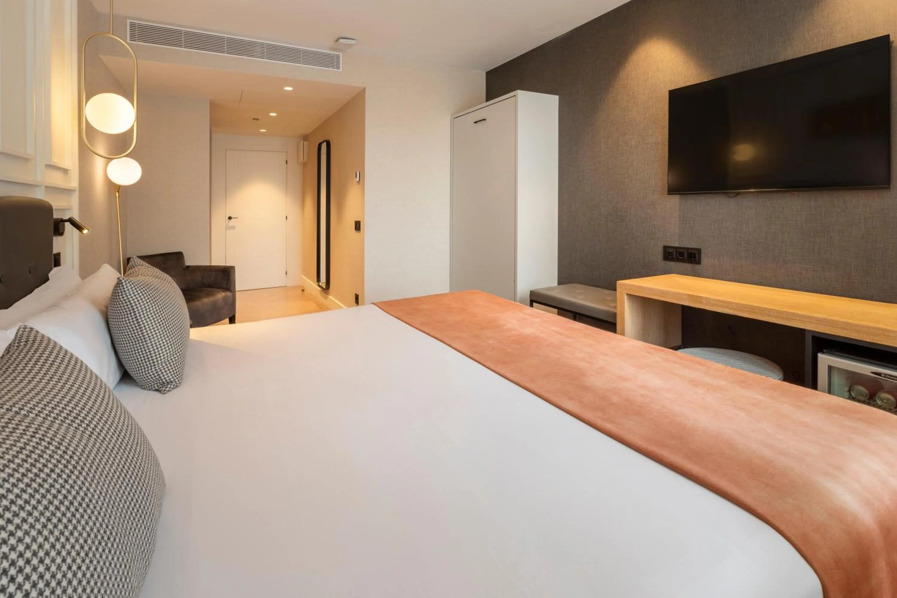 Bed in Catalonia Goya