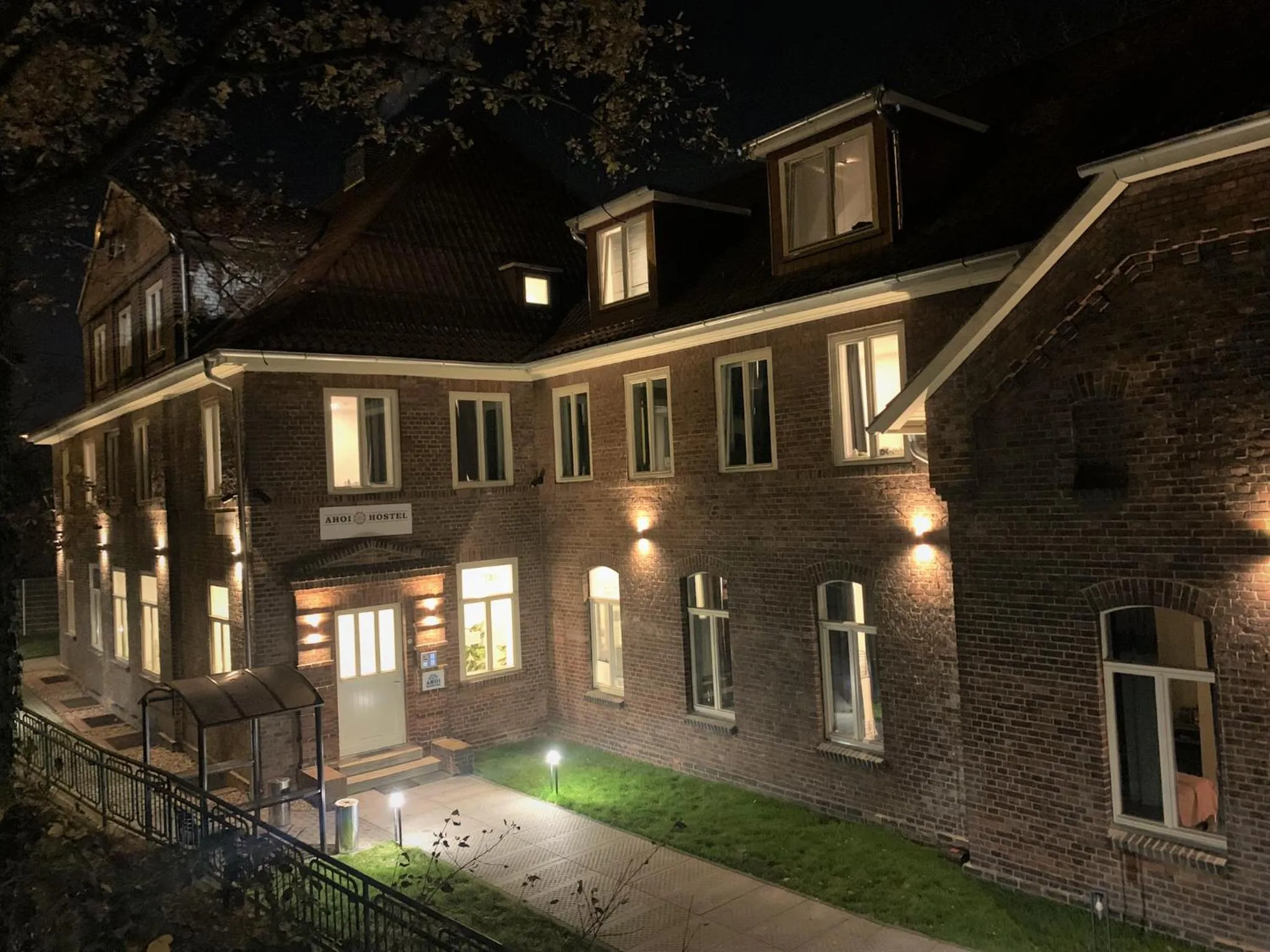 Property building in Ahoi Hostel