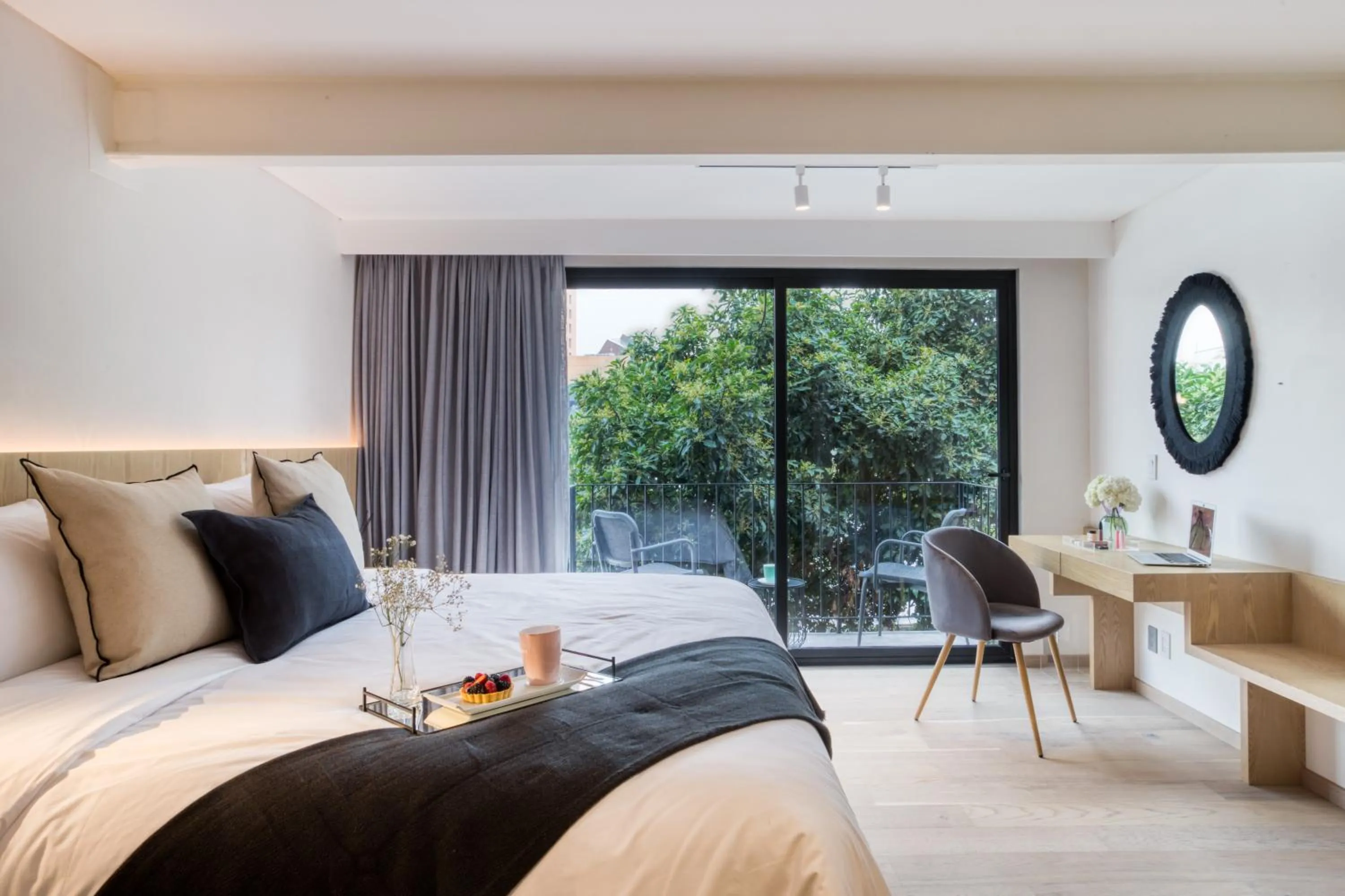 Bed in ULIV Edgar Allan Poe