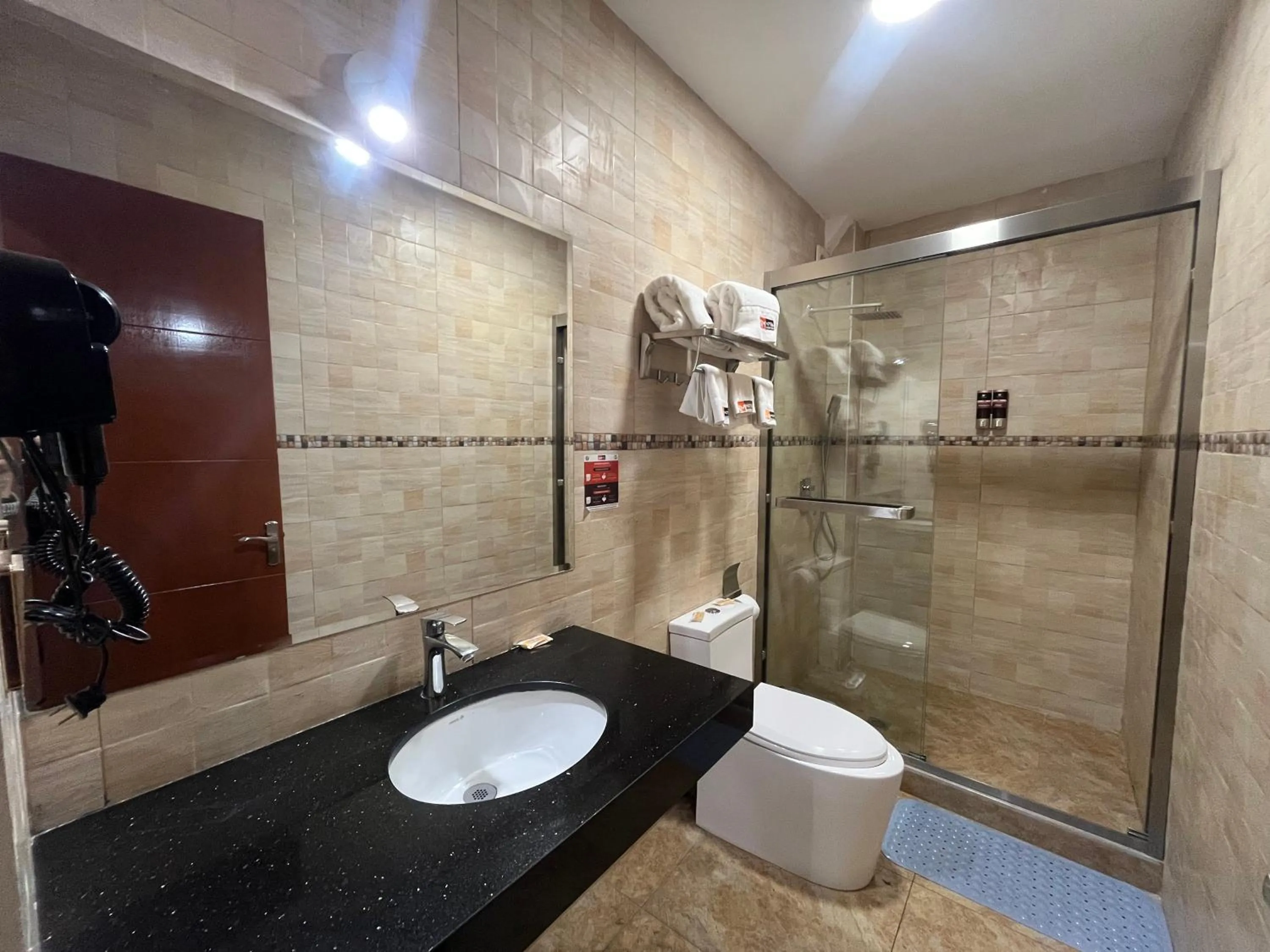 Shower in SM HOTEL Plus