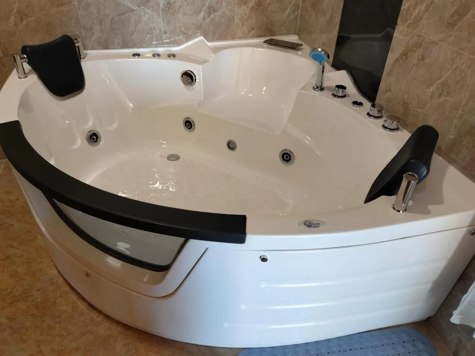 Hot Tub in SM HOTEL Plus