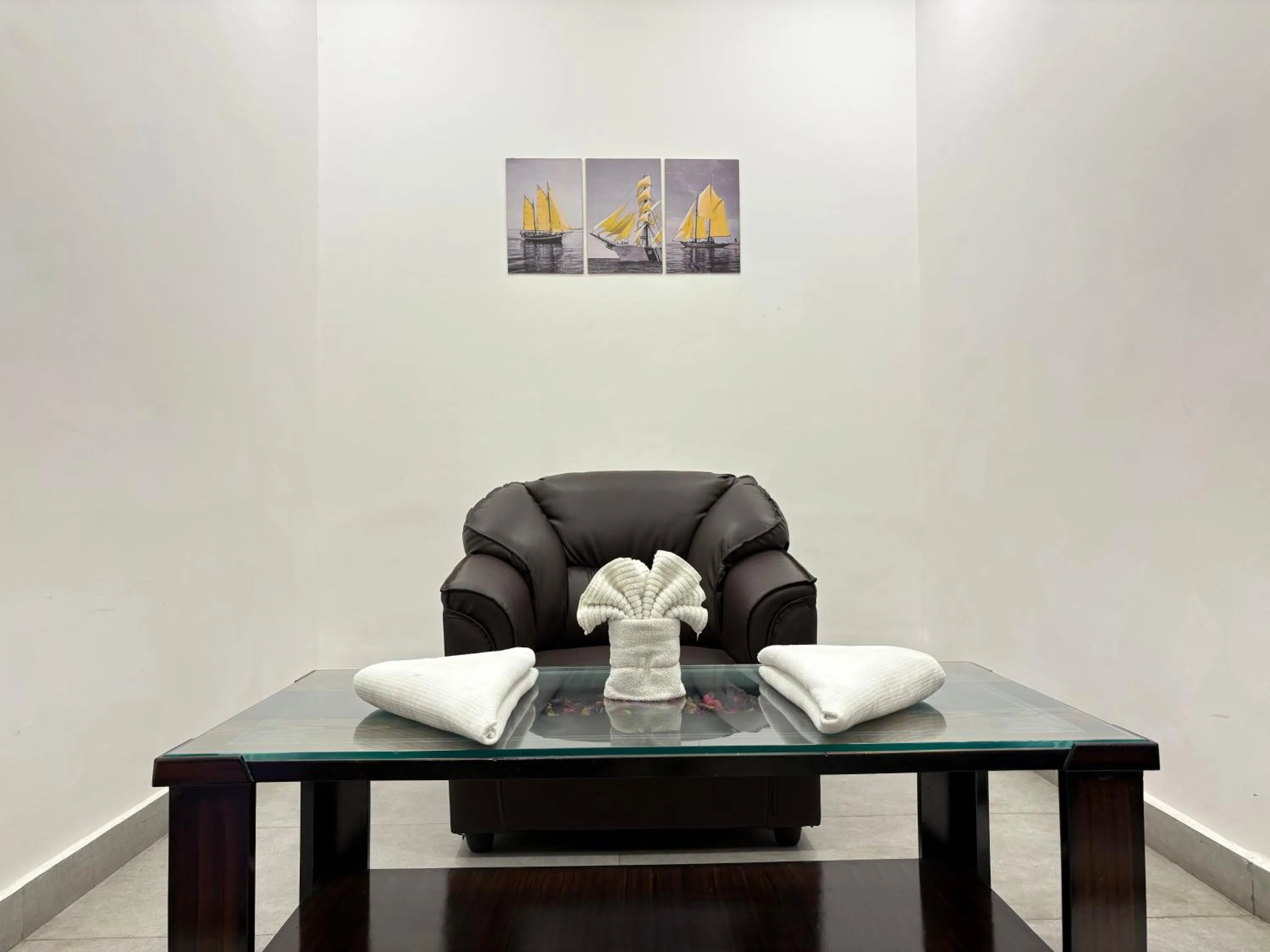 Other in Solitude, The Boutique Hotel