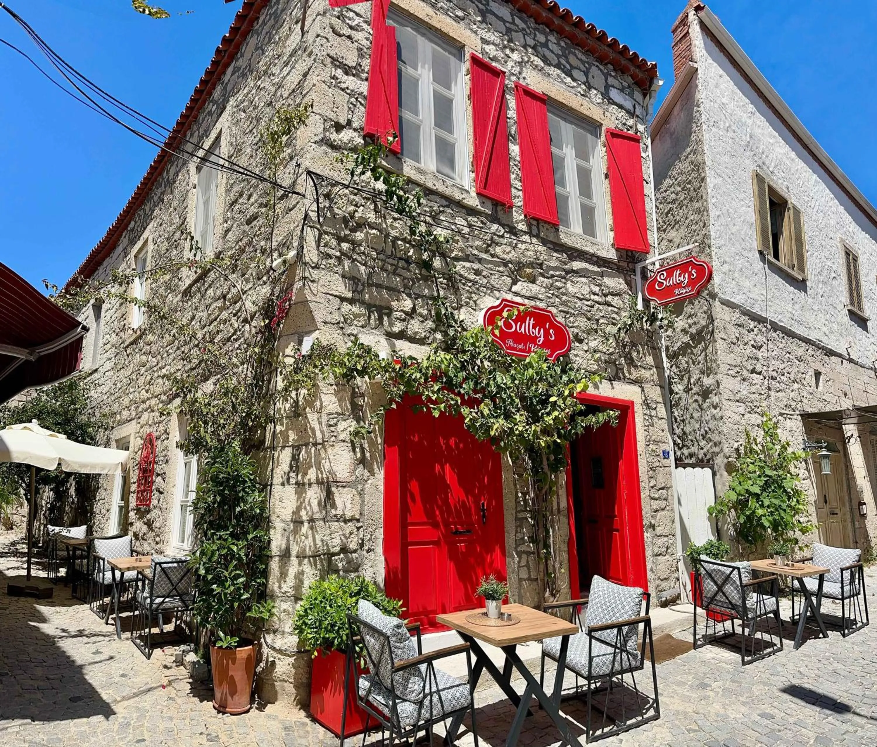 Property building in Sulty's Avlu