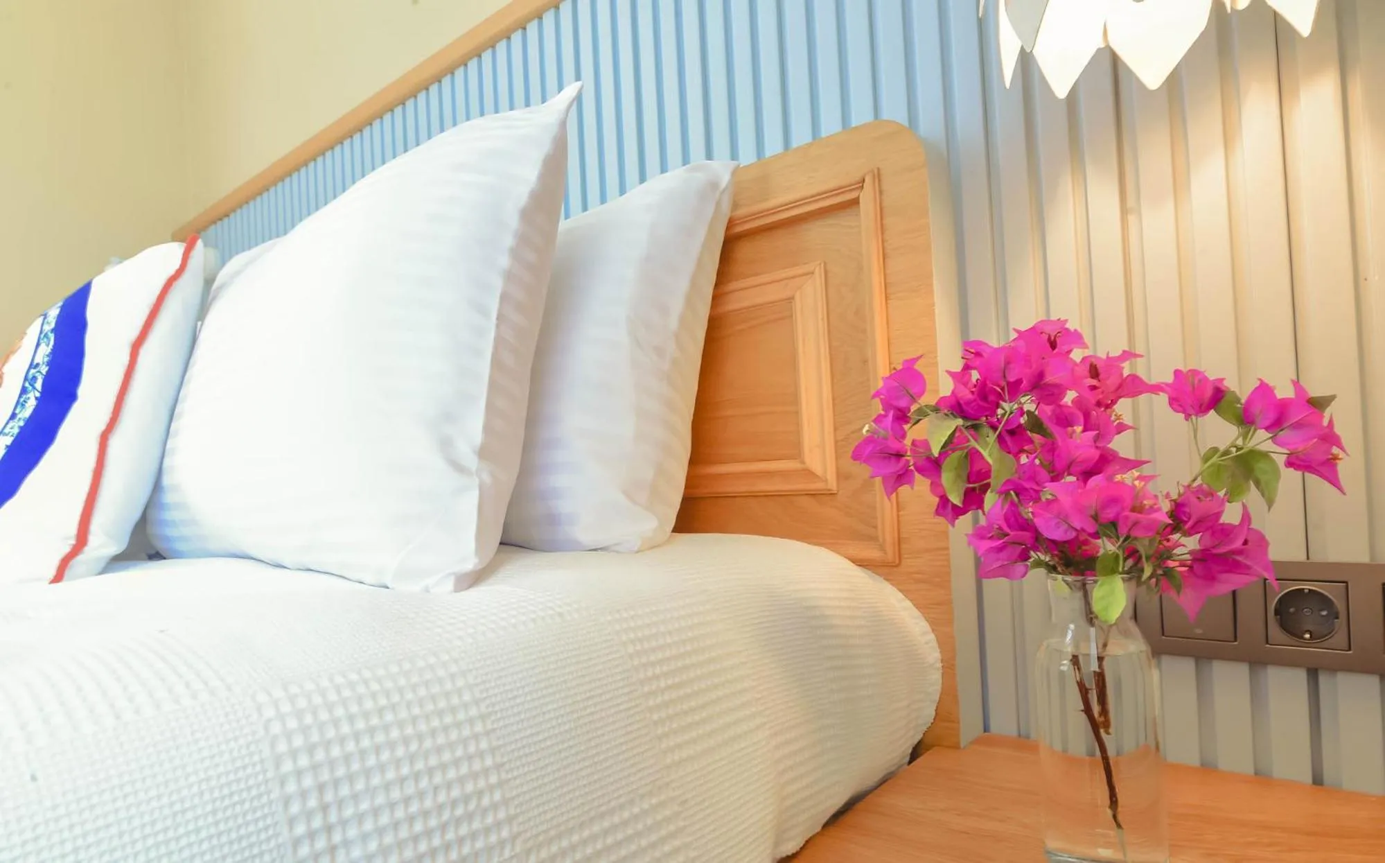 Bedroom in Sulty's Avlu