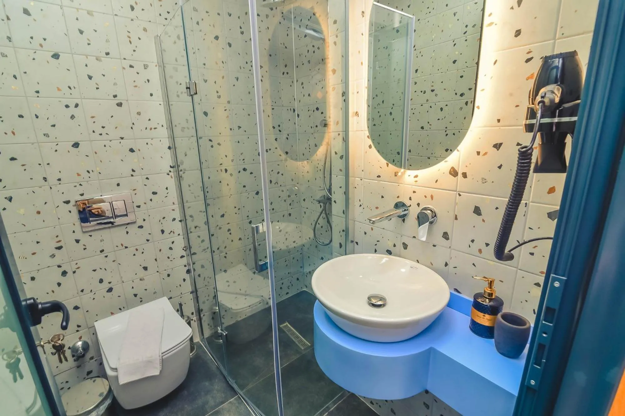 Shower in Sulty's Avlu