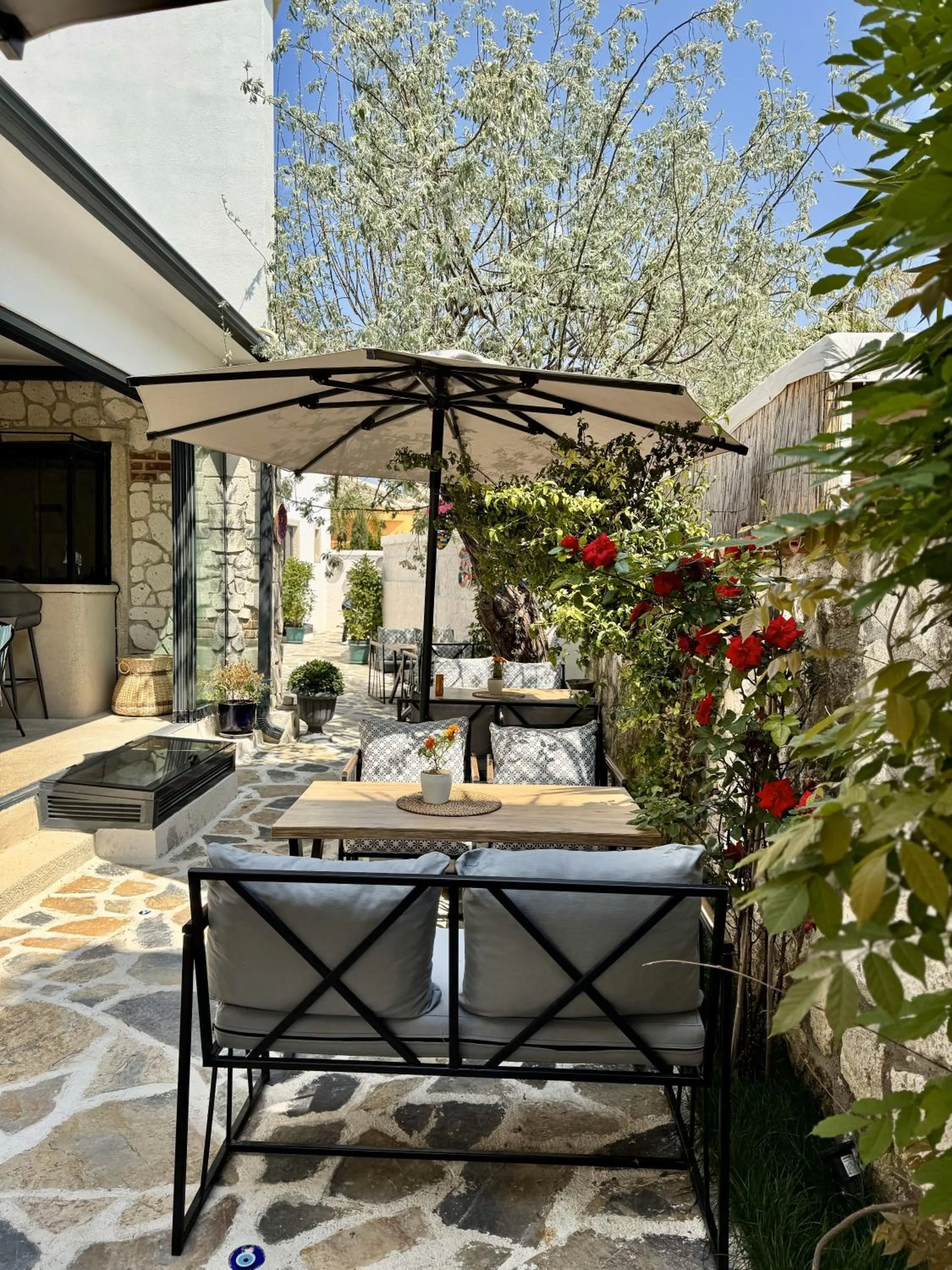 Property building in Sulty's Avlu