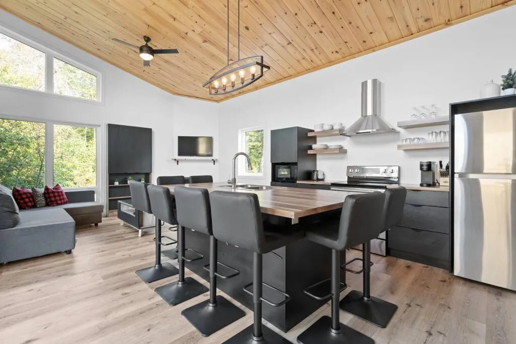 TV and multimedia in Initial / Mano / MSA