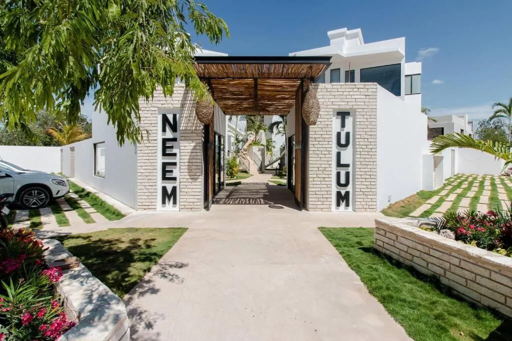 Neem 21 NILAY, Elegant Apartment 10 min from the Beach