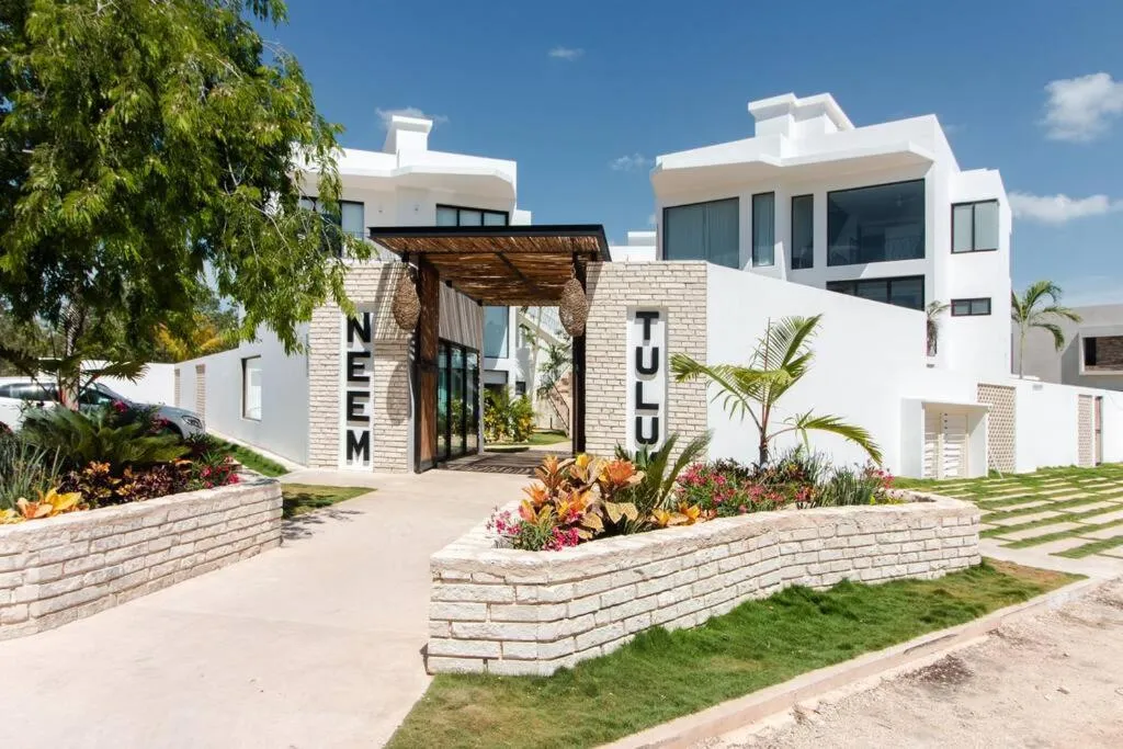 Neem 21 NILAY, Elegant Apartment 10 min from the Beach