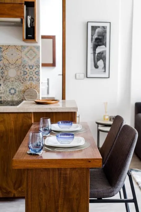 Neem 21 NILAY, Elegant Apartment 10 min from the Beach