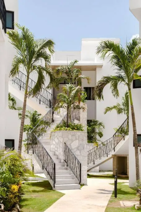 Neem 21 NILAY, Elegant Apartment 10 min from the Beach