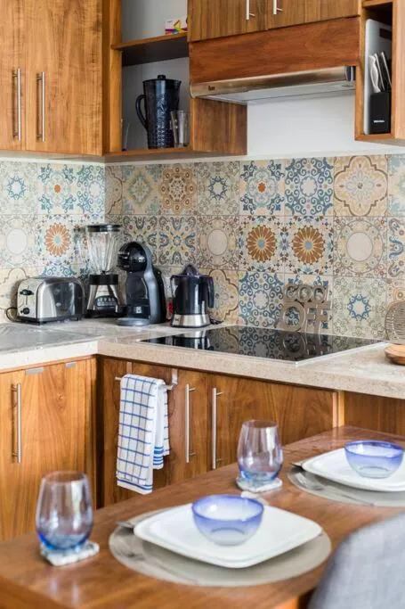 Neem 21 NILAY, Elegant Apartment 10 min from the Beach