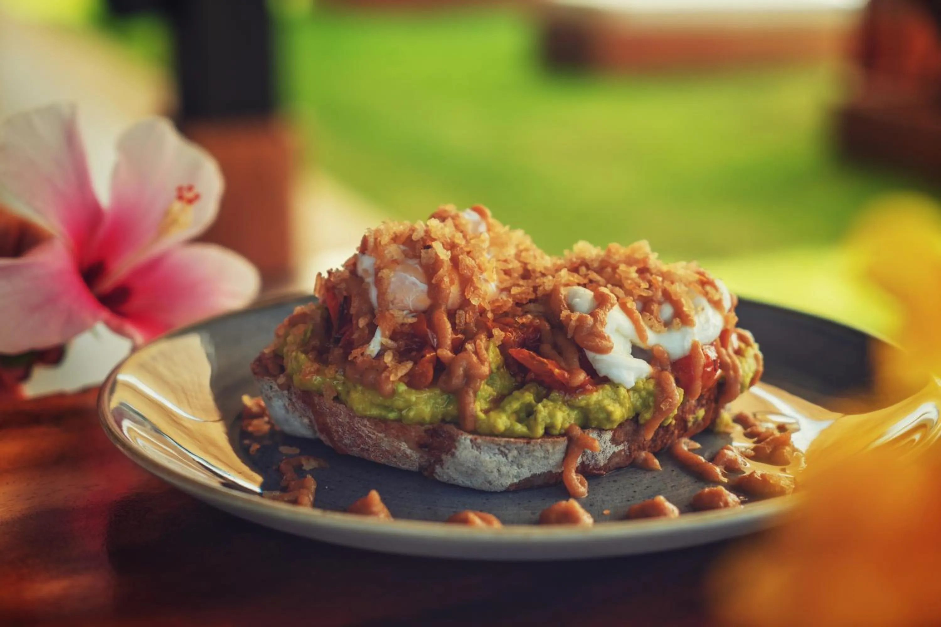 Restaurant/places to eat in Alaya Yoga & Surf & Retreat