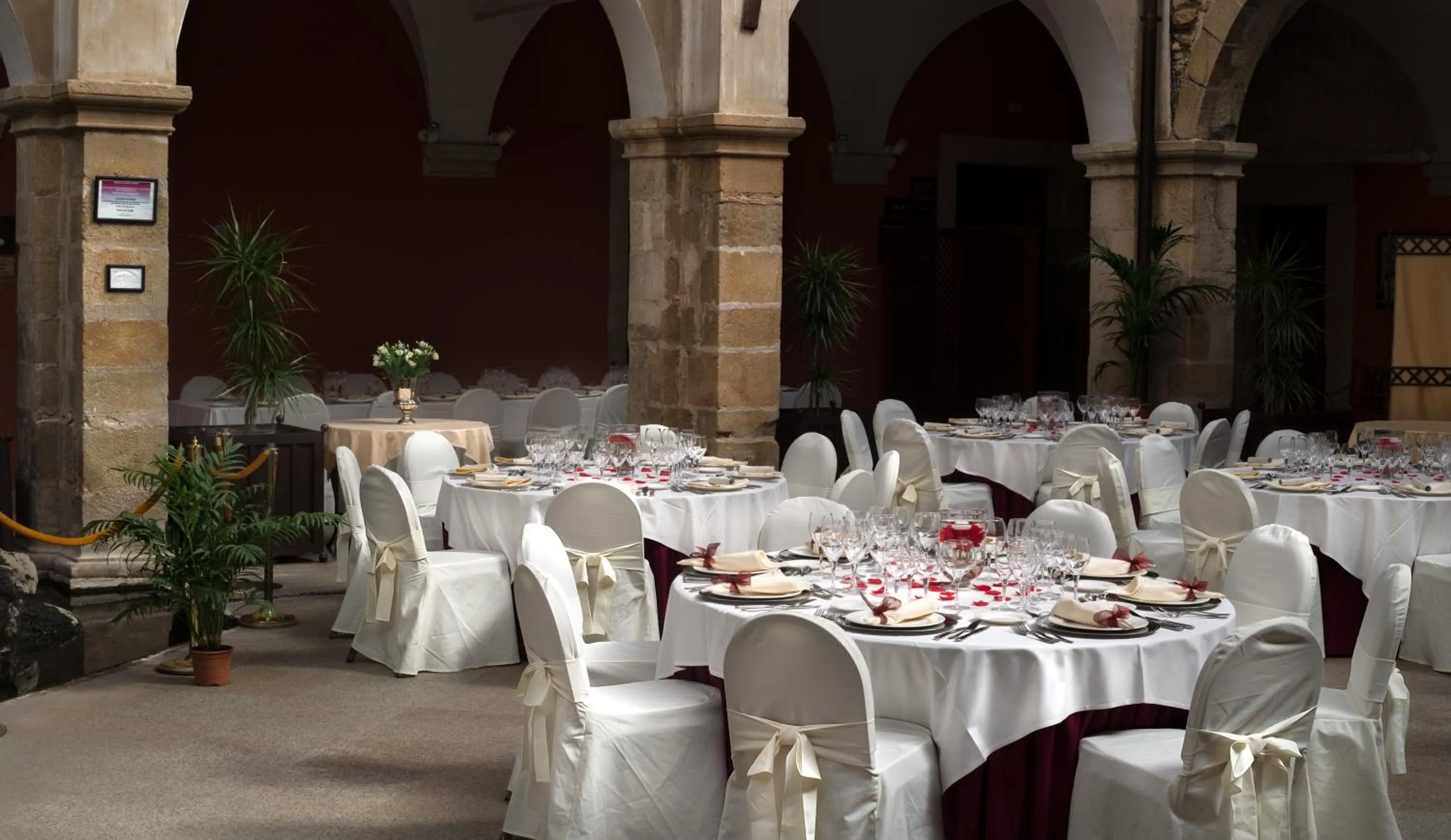 Banquet/Function facilities in Izan Trujillo