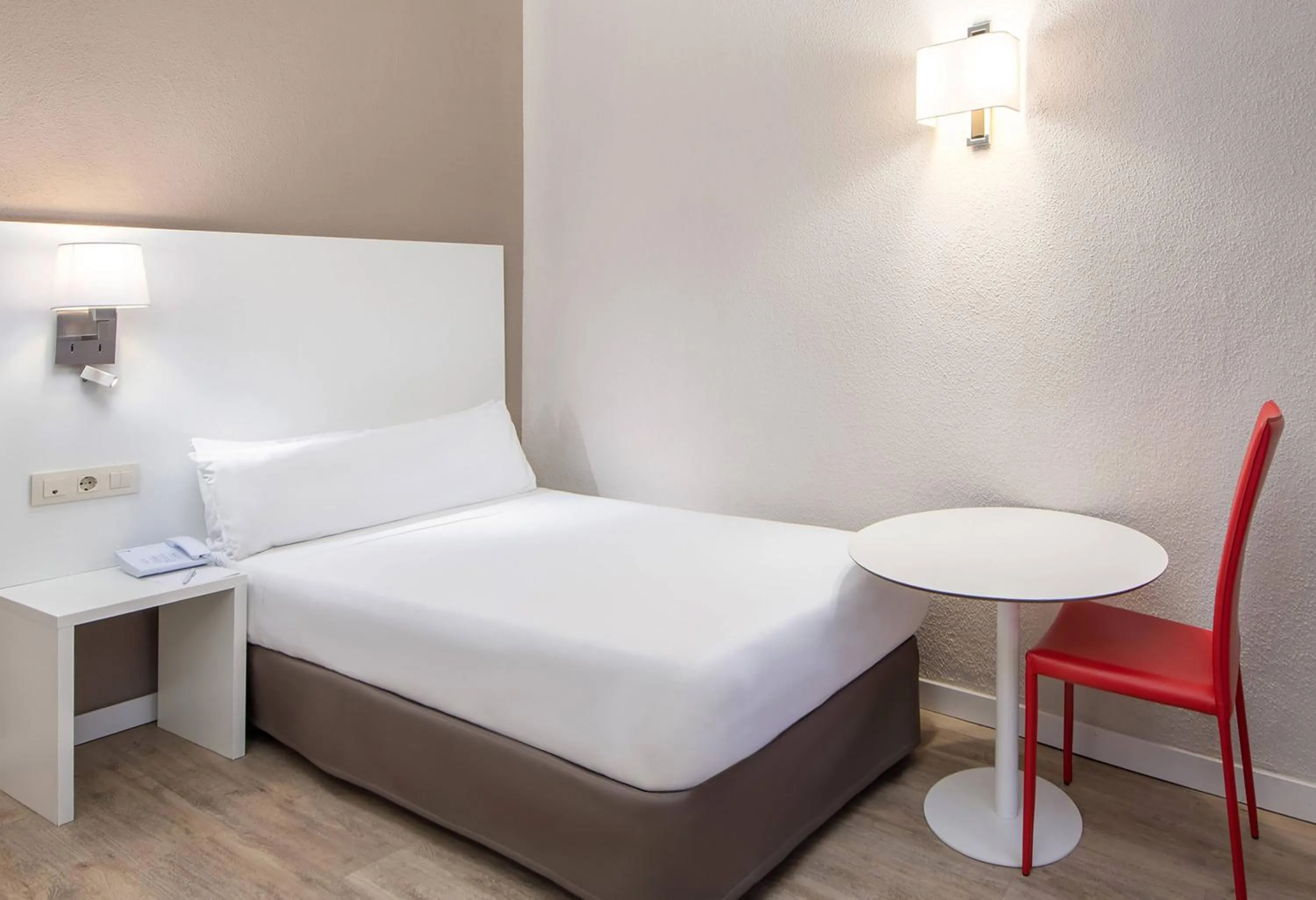 Bed in Hotel Madrid Gran Vía 25 Affiliated by Meliá