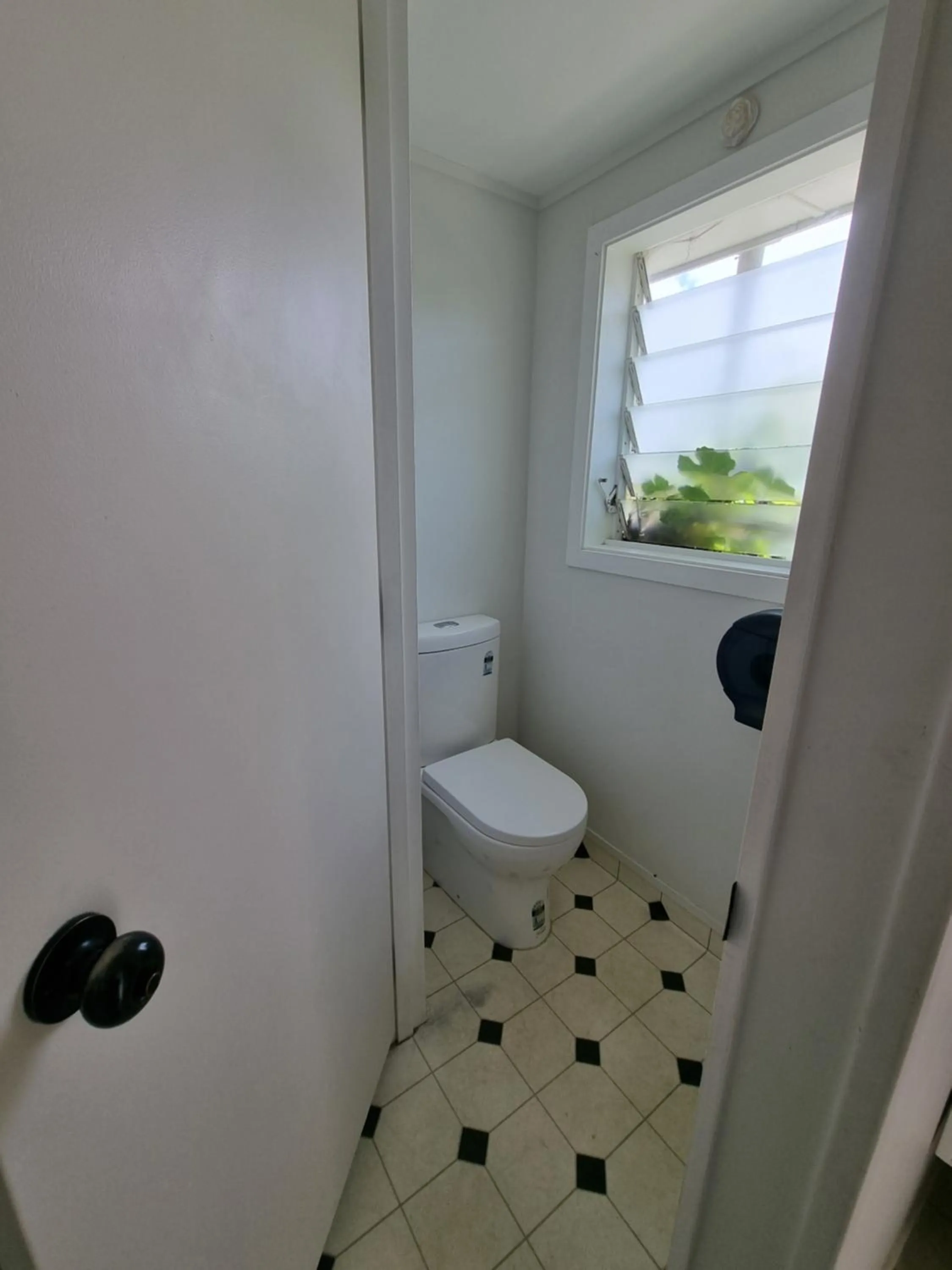 Bathroom in Cheviot Motels, Cabins and Camp