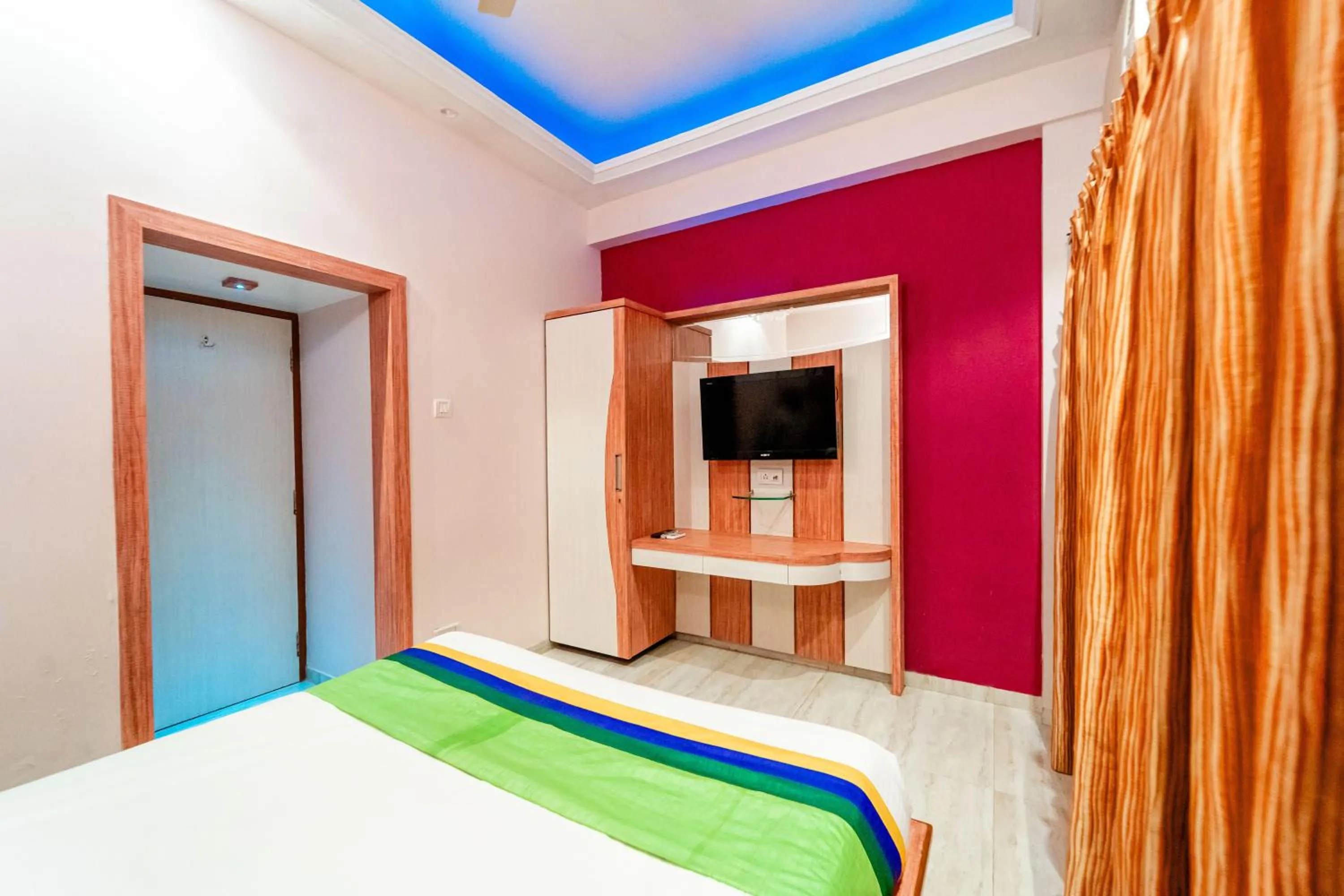 Bedroom in Treebo Raval Resort with Valley View