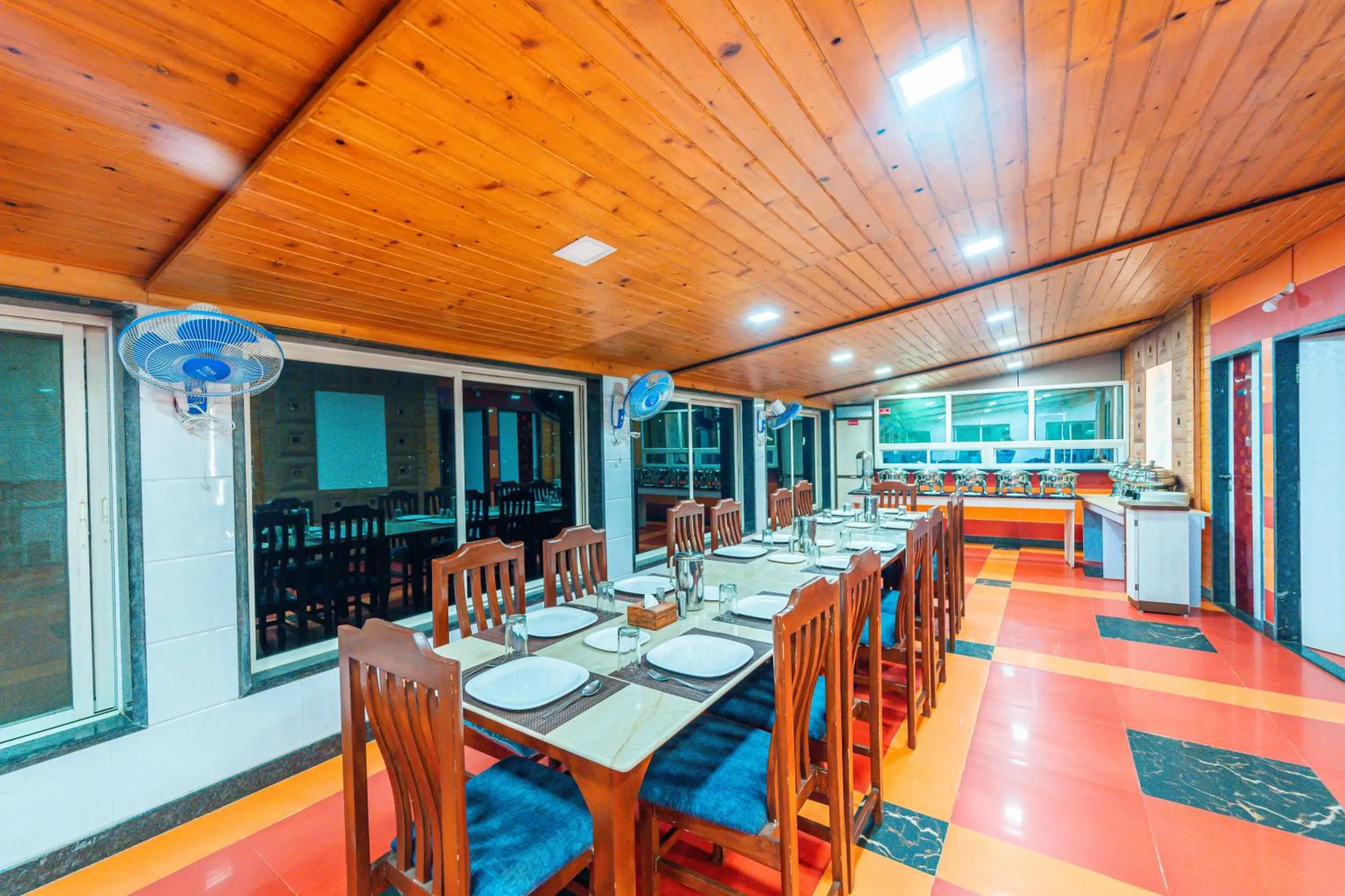 Restaurant/places to eat in Treebo Raval Resort with Valley View