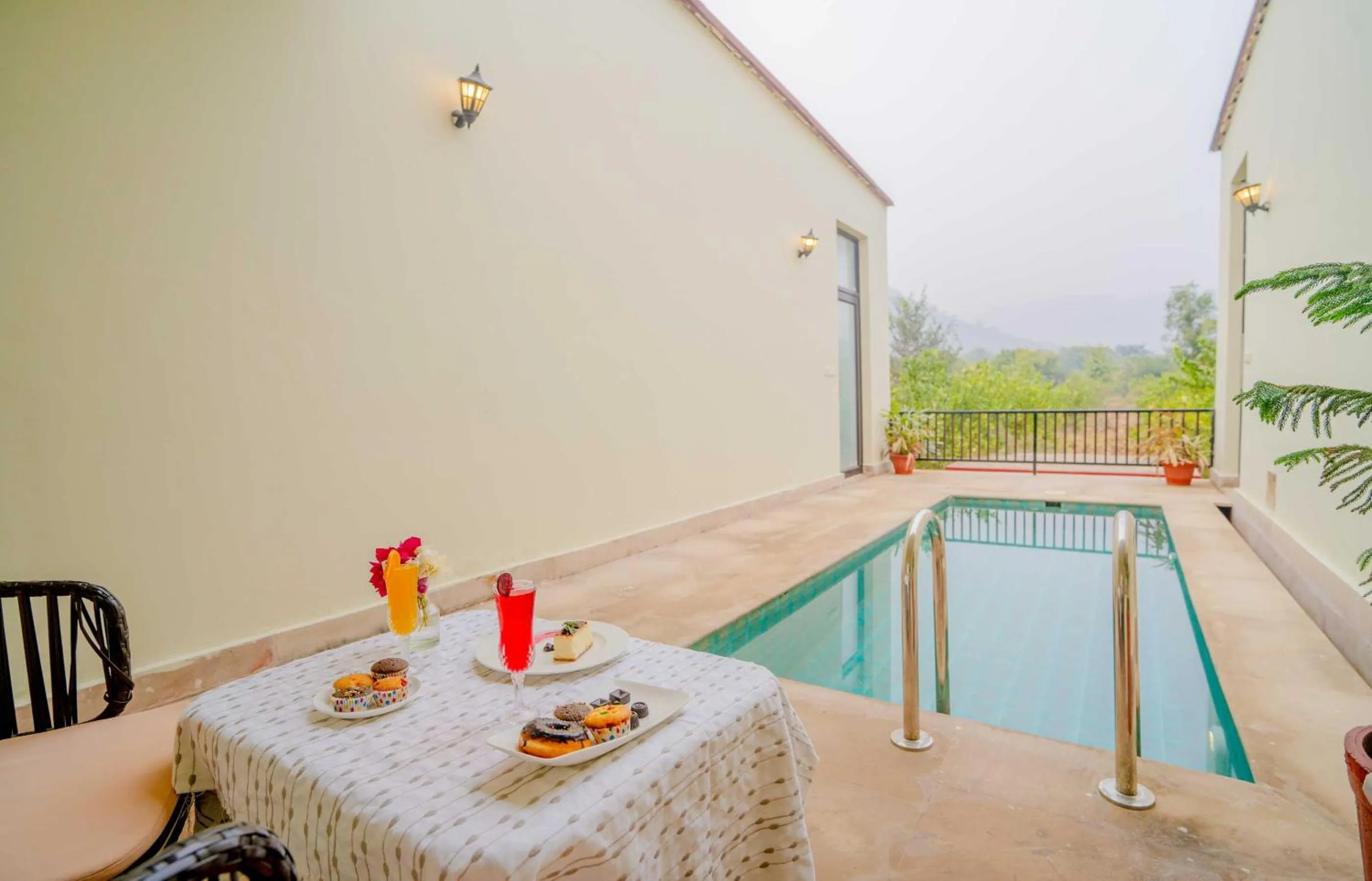 Food and drinks in Guldaar Sariska - A luxury Forest Resort