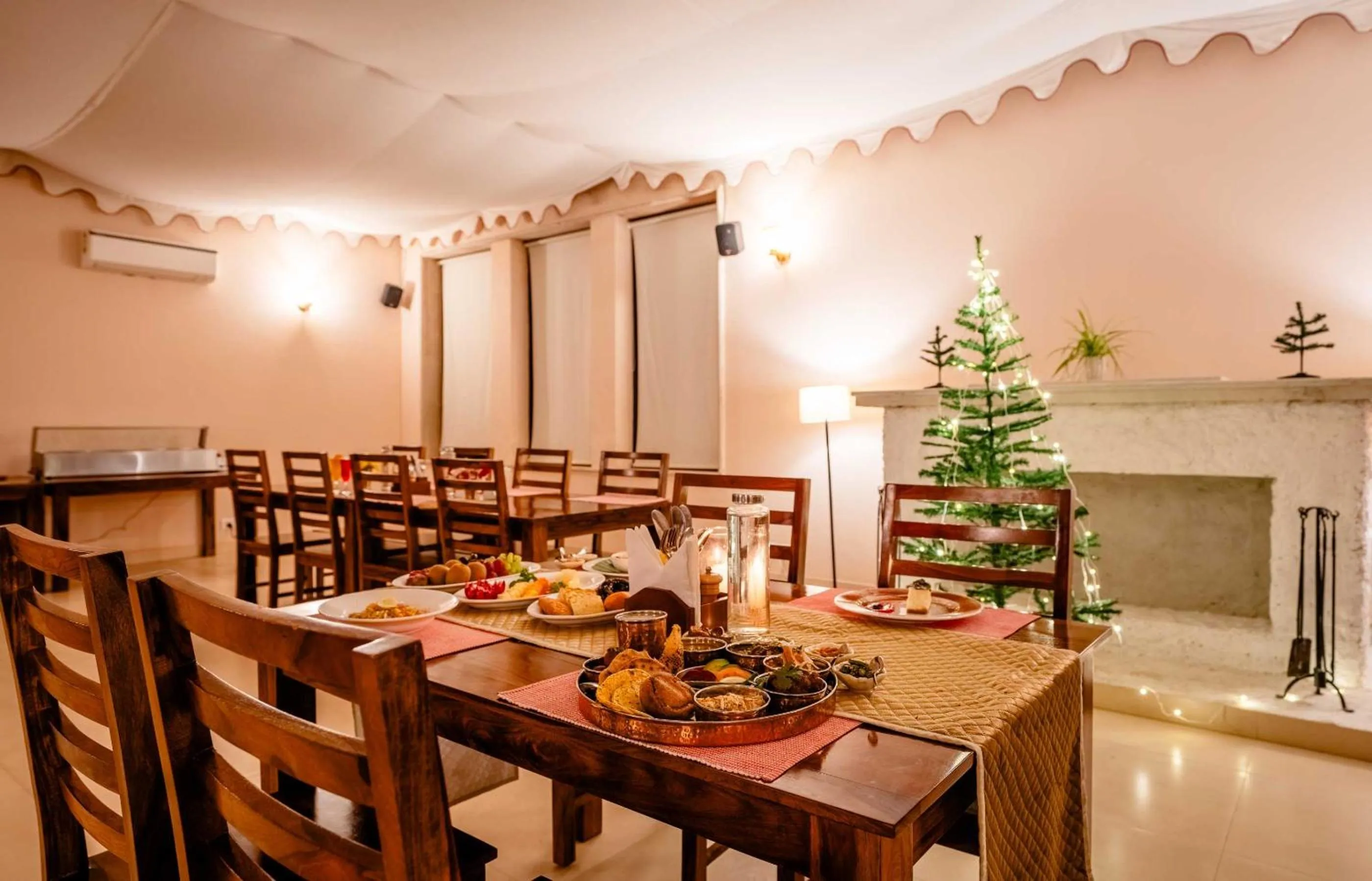 Food and drinks in Guldaar Sariska - A luxury Forest Resort